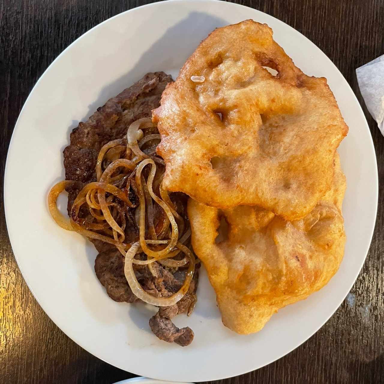 Bistec Encebollado 