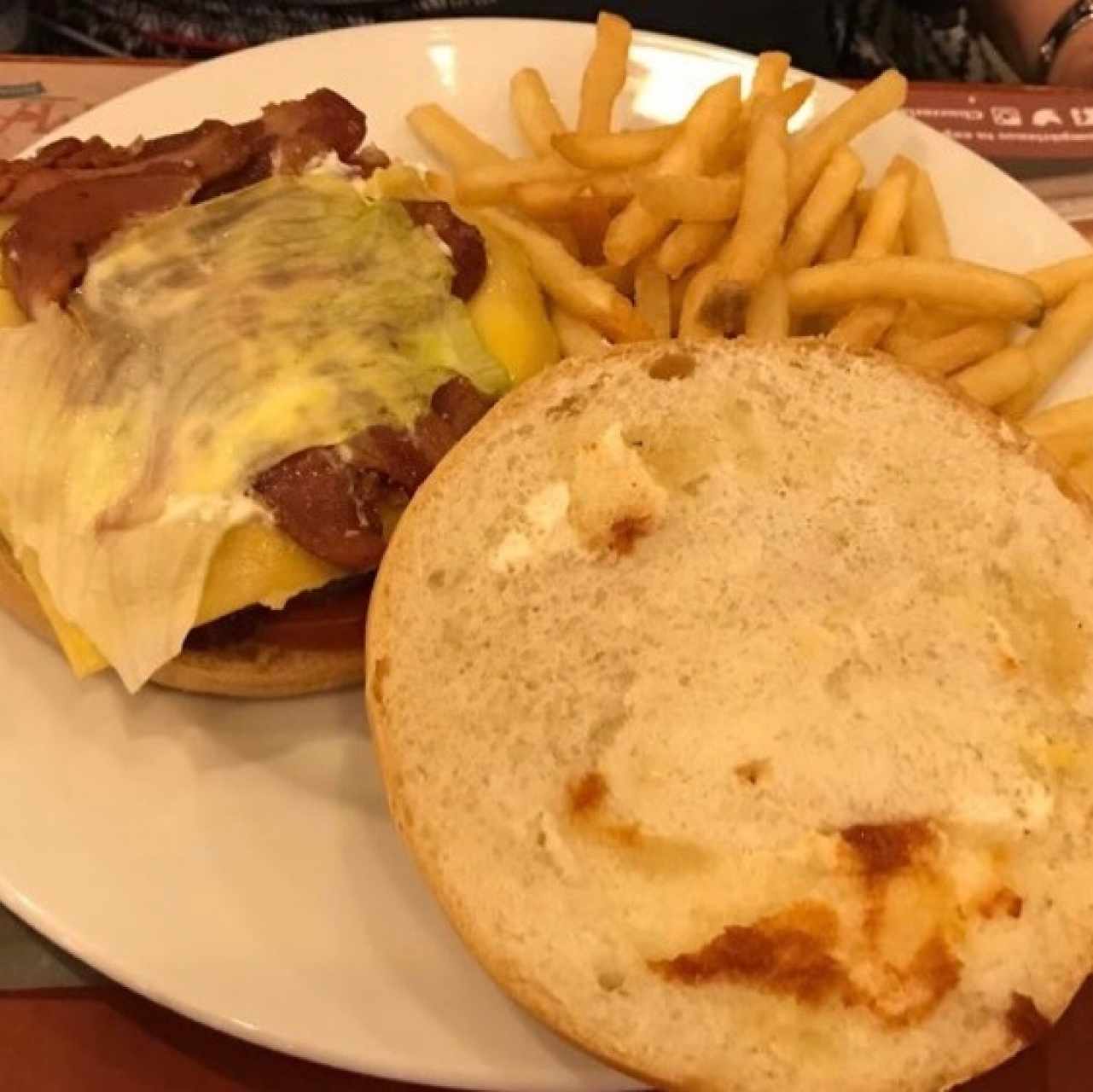 Hamburguesa con Queso y Tocino