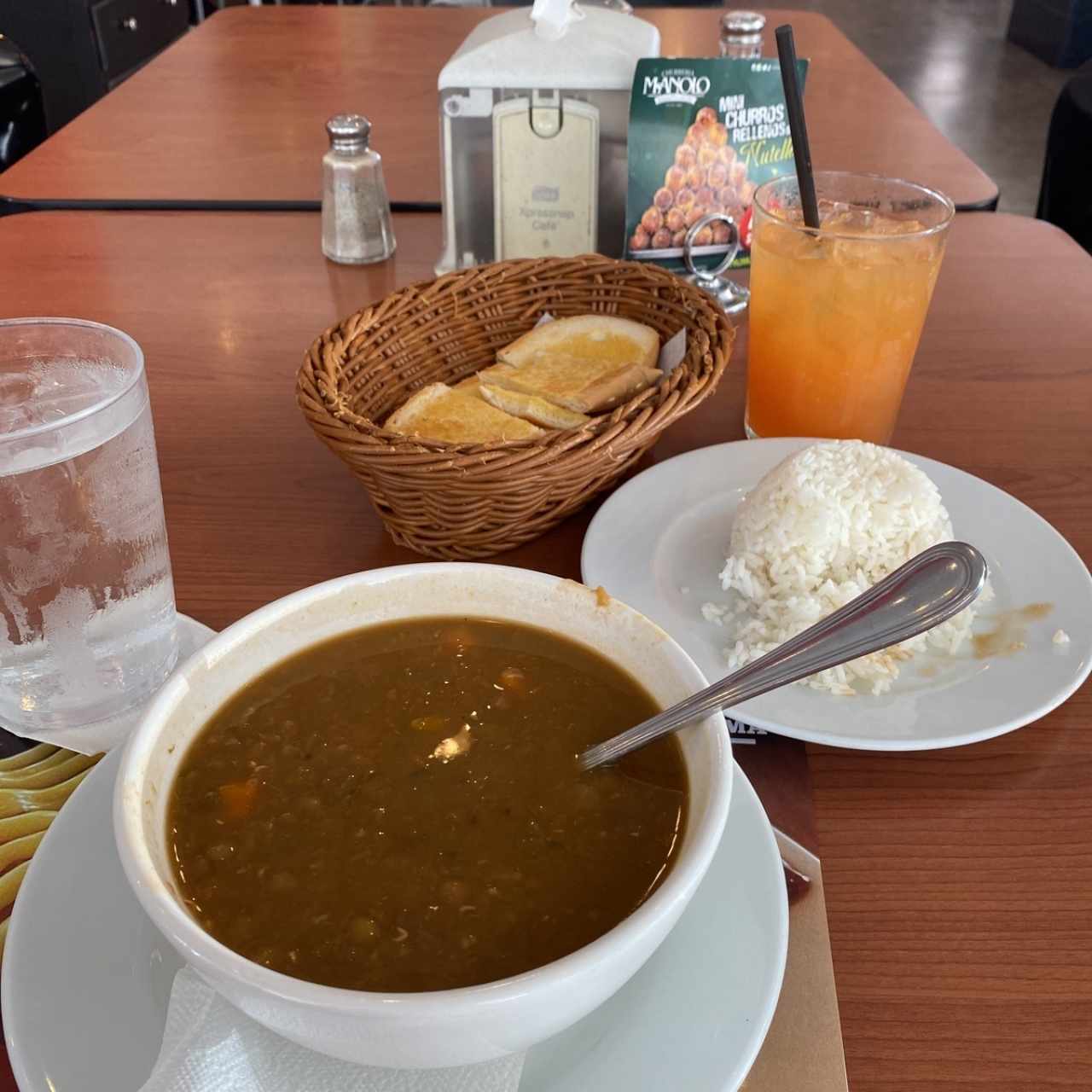 Sopa de lentejas con carne