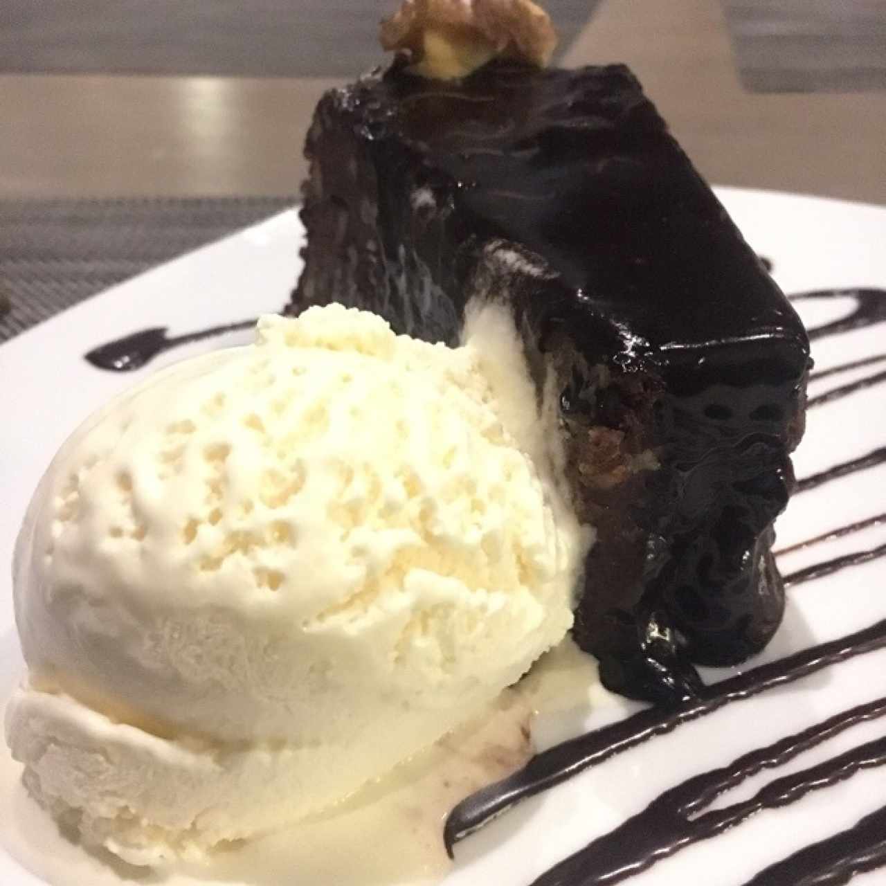 brownie con helado