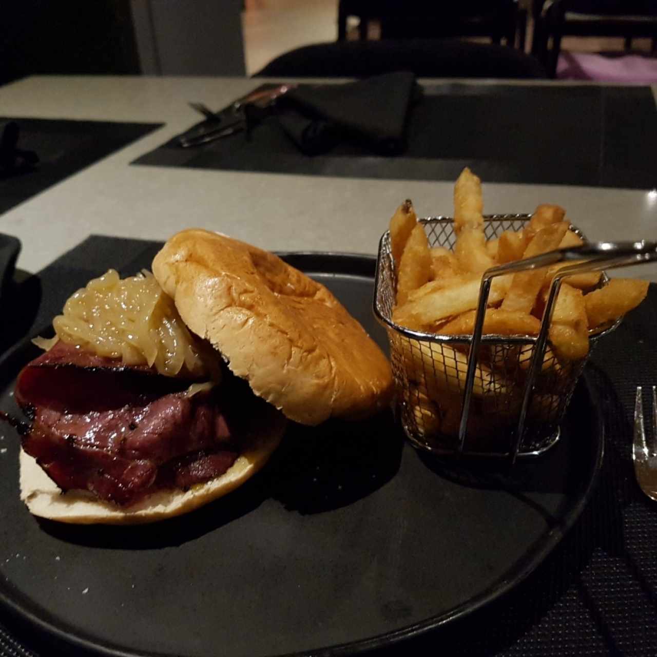 hamburguesa con pastrami