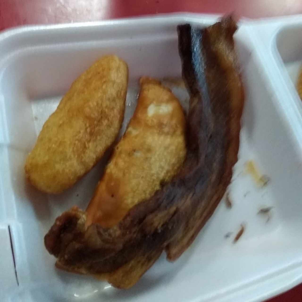 Carimañolas y costilla frita