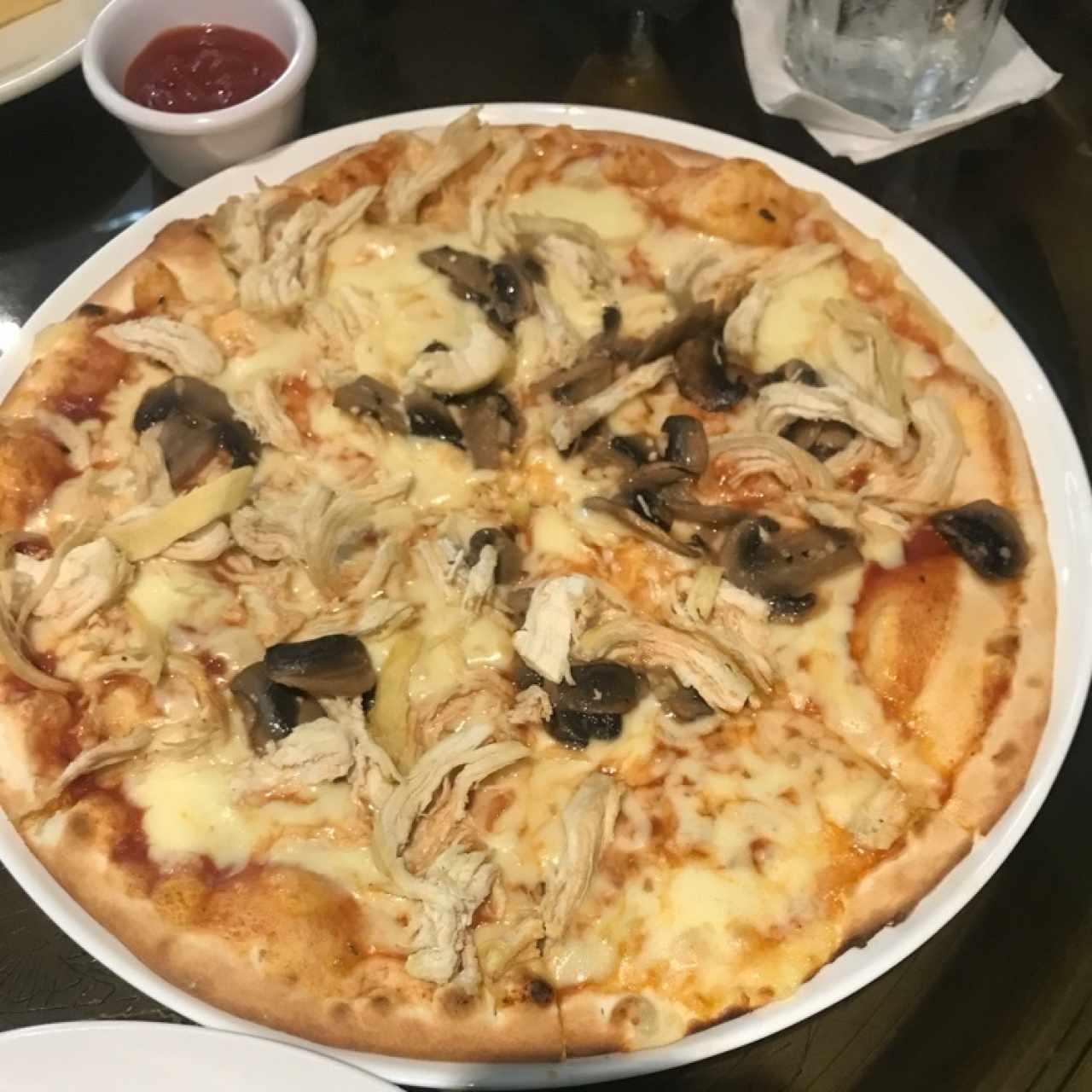 pizza de pollo con hongos