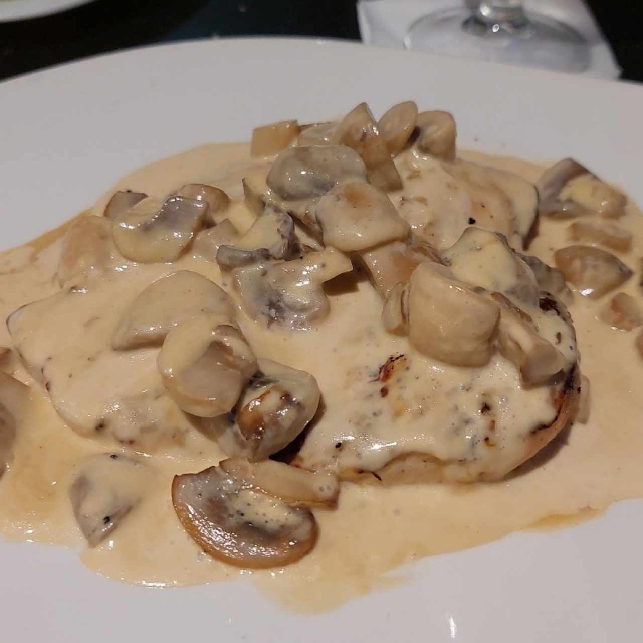 pollo con champiñones