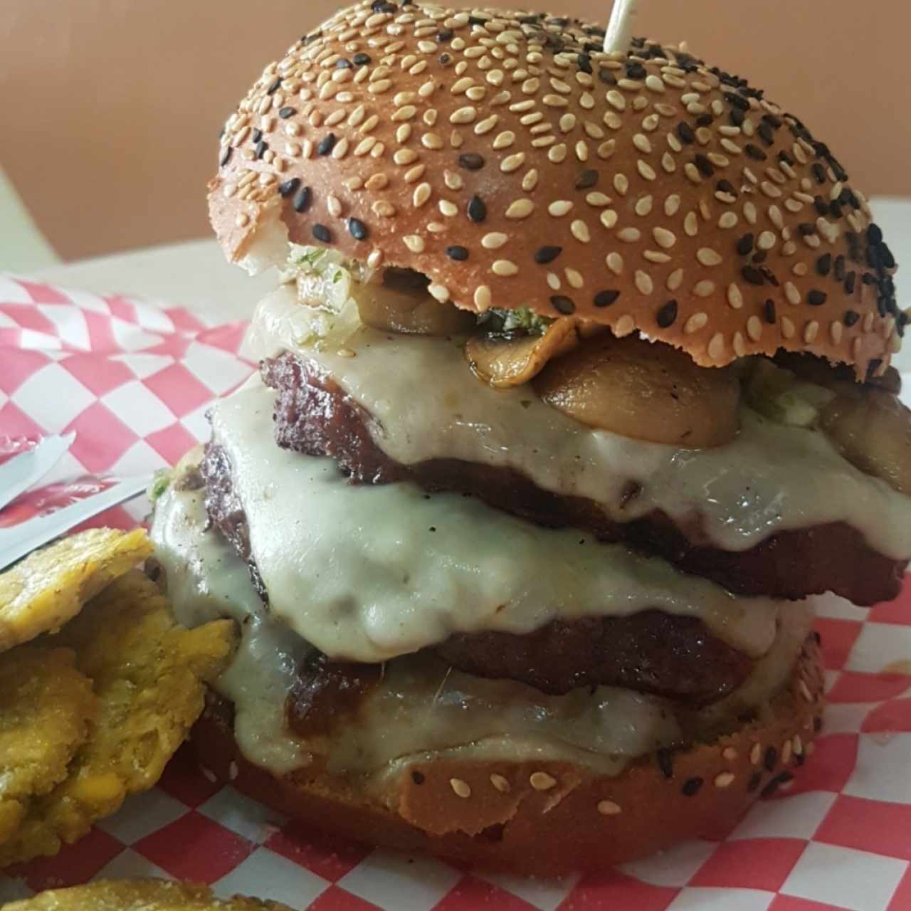 Triple swiss mushroom burguer