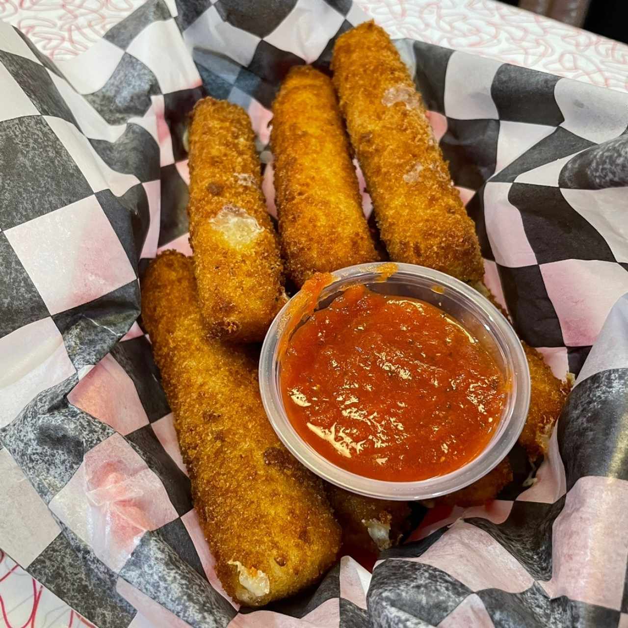 Menú Roadster's - Mozzarella Sticks