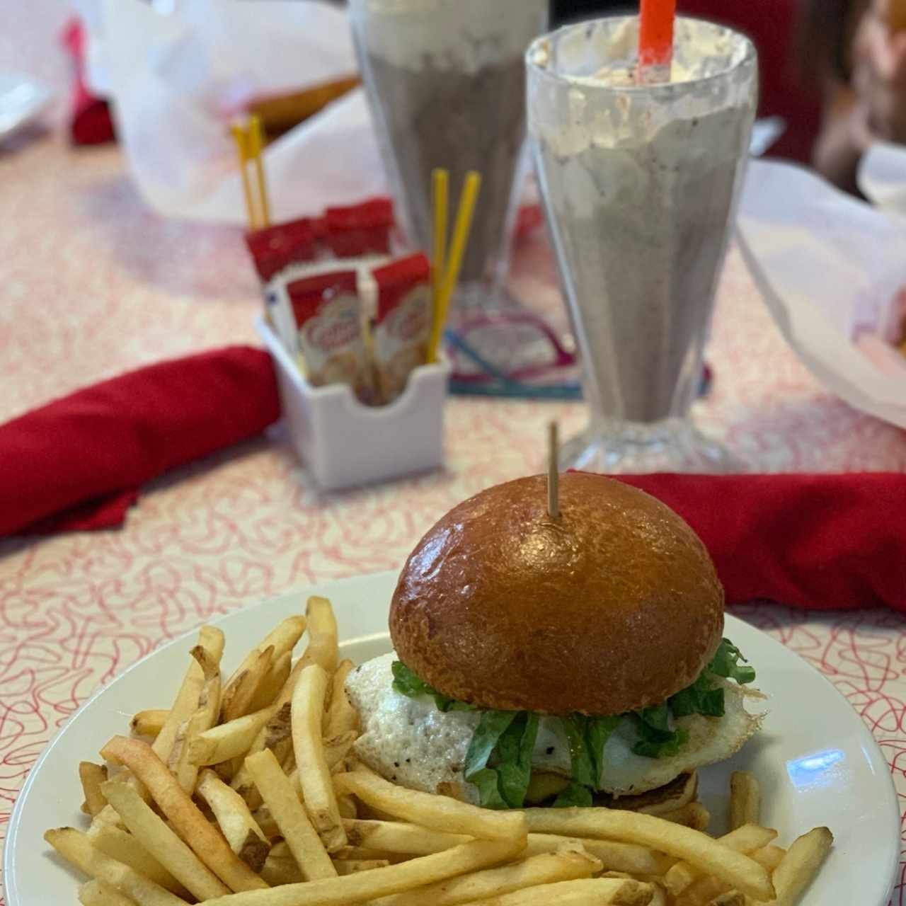 Cheeseburger LT & Oreo Milkshake