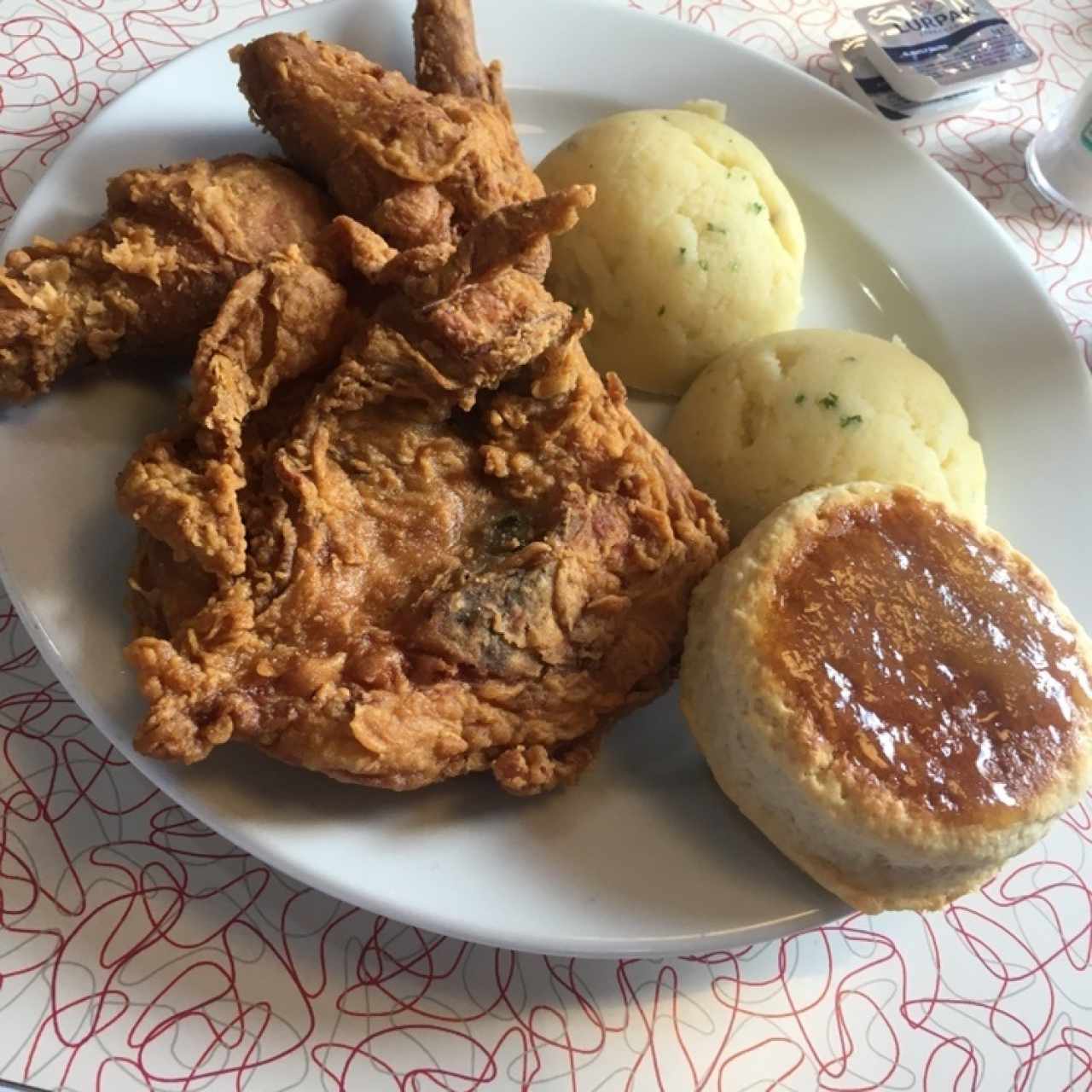 Pollo frito con puré