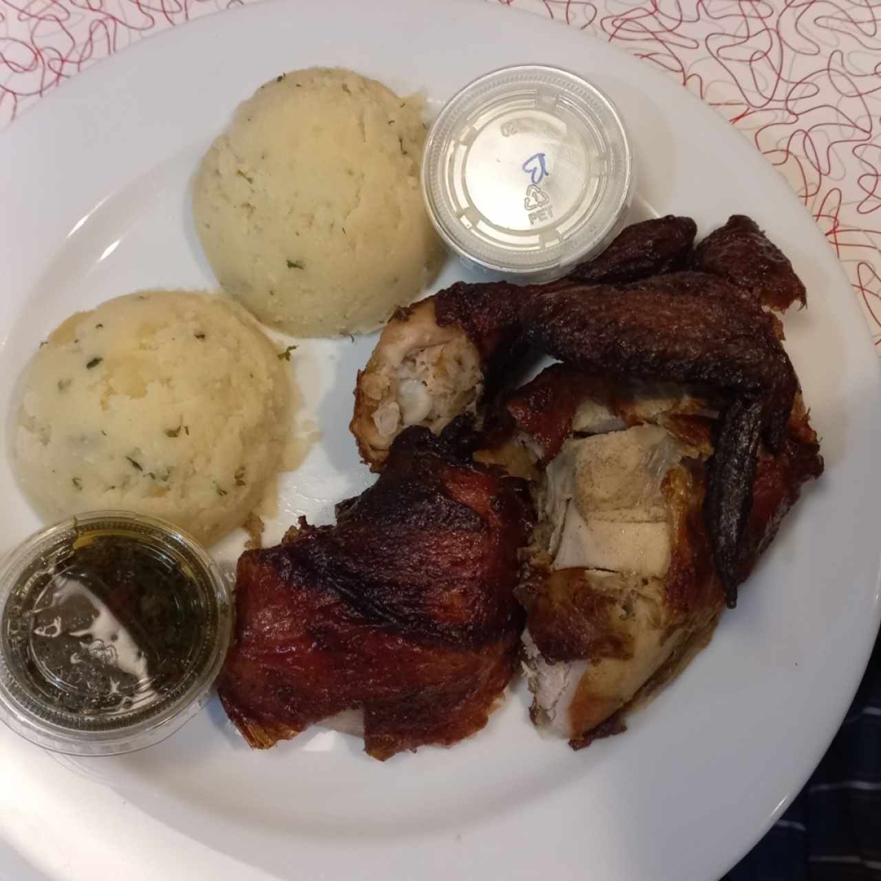 1/2 Pollo Asado con puré