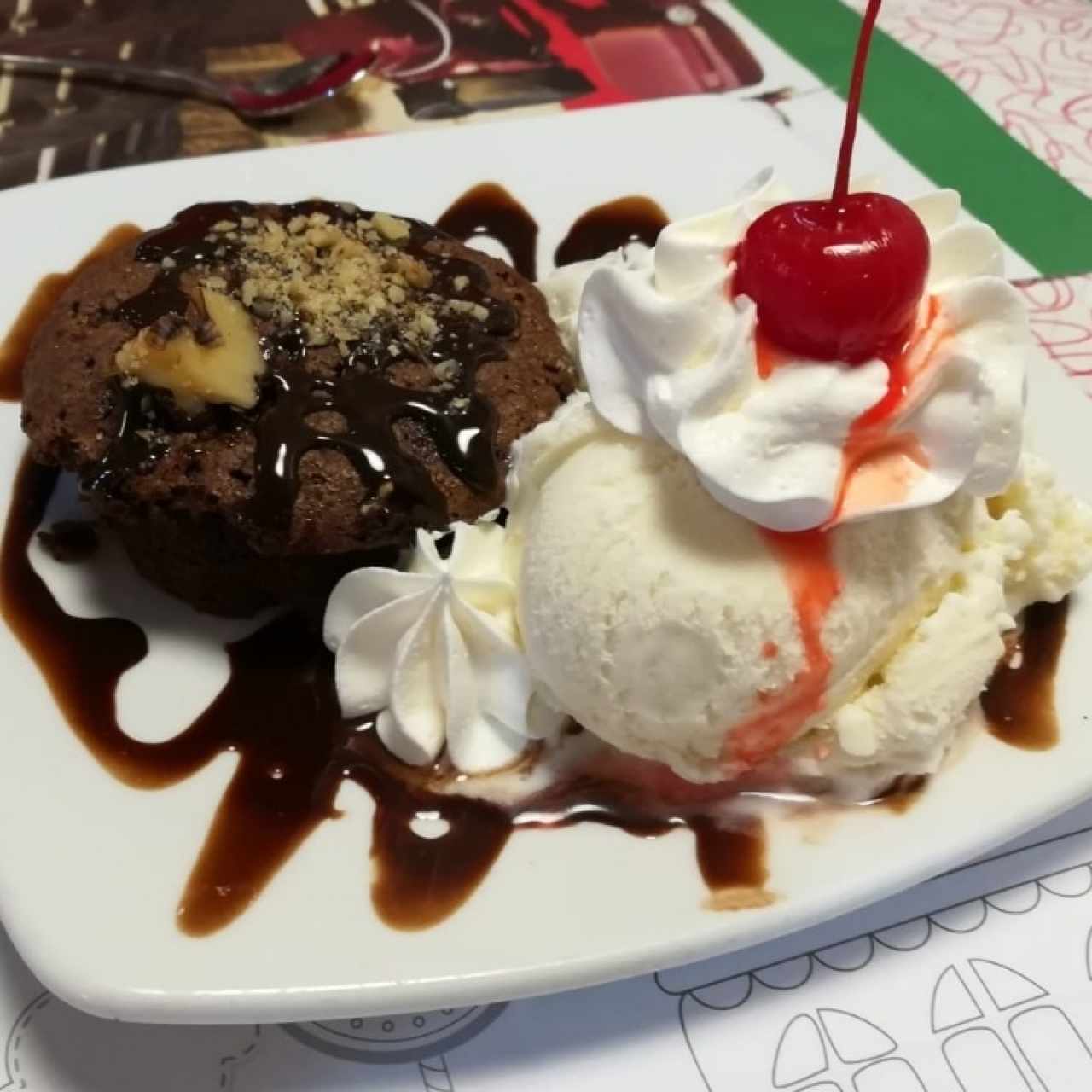 Brownie con helado 