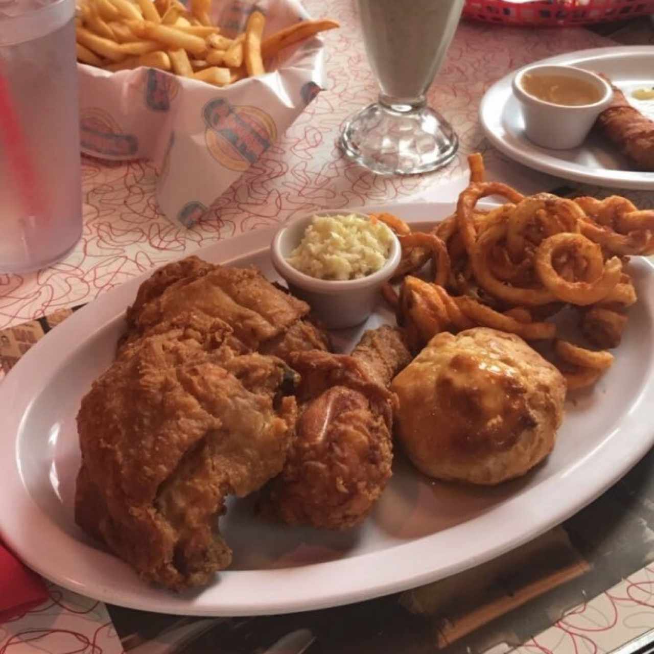 Fried chicken w/ curly fries