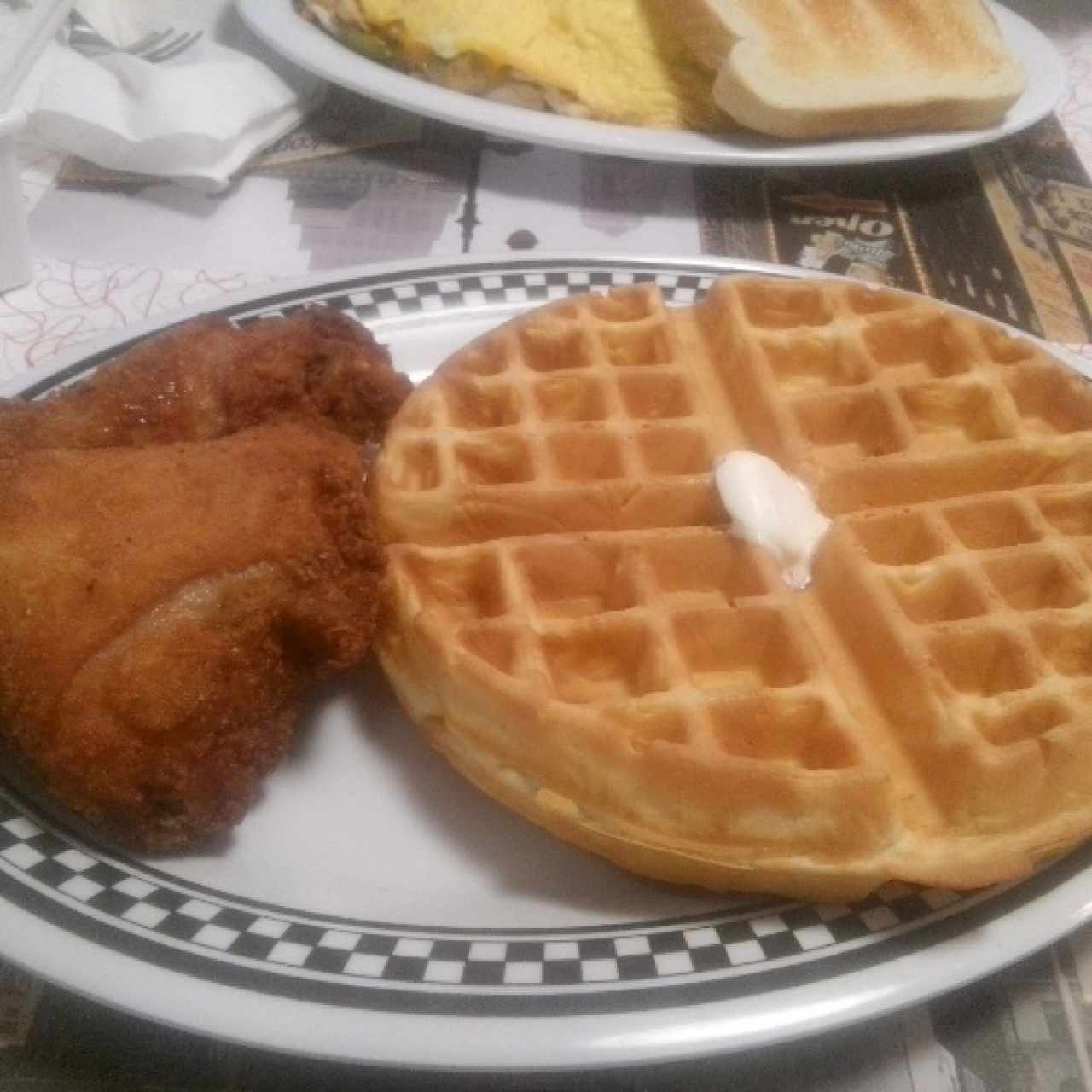 Waffles con pollo