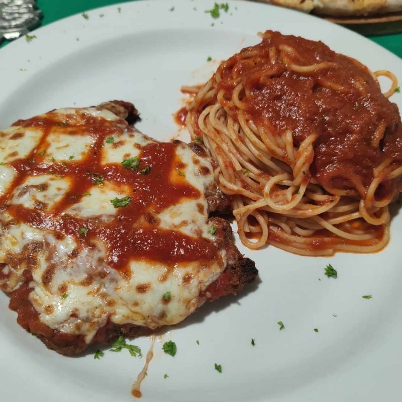 Filete a la parmigiana con Guarnición