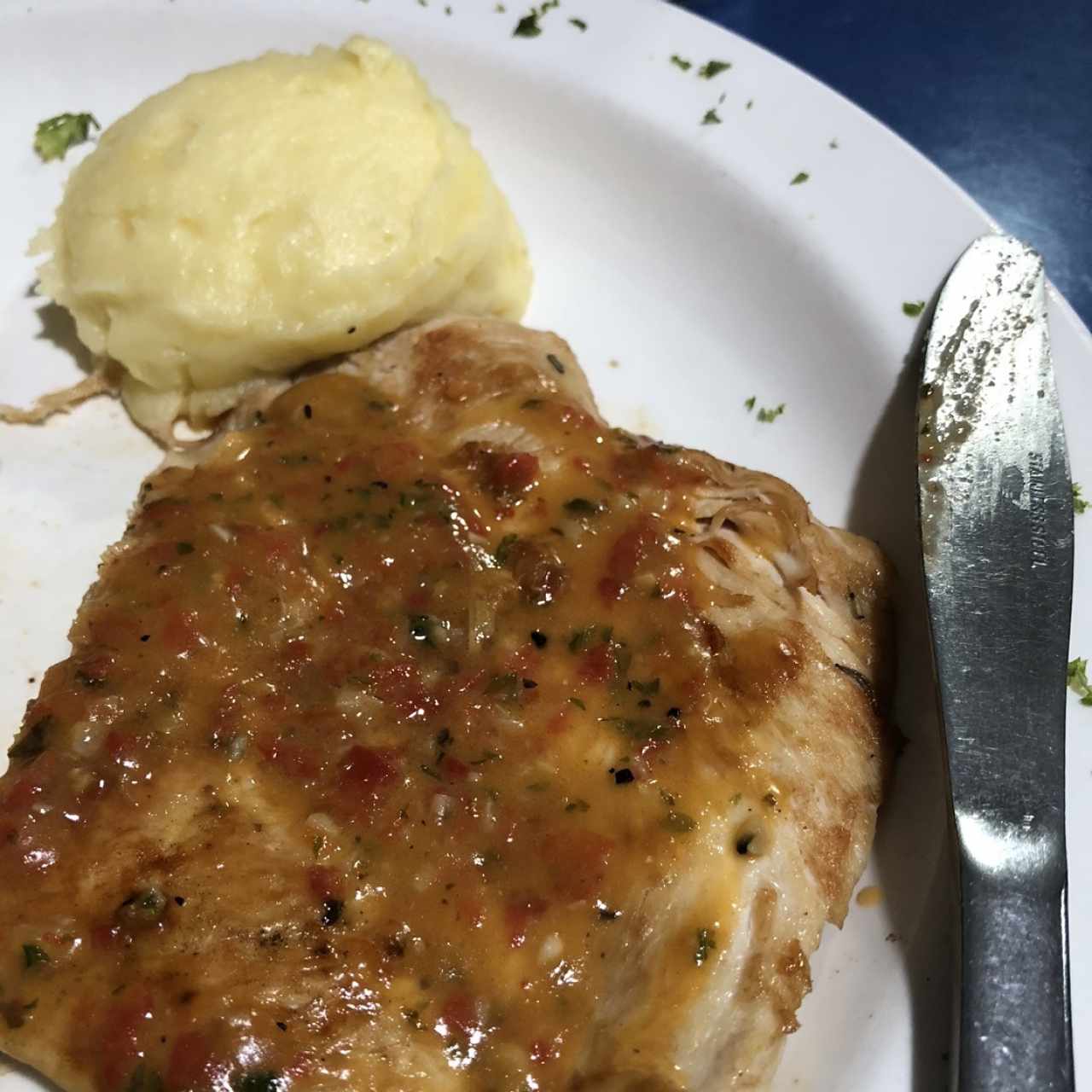 Pechuga de pollo a la plancha con guarnición