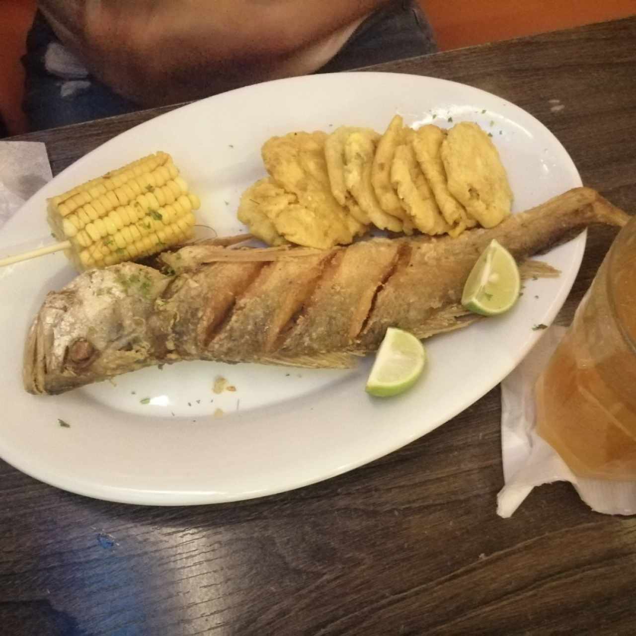 Corvina Entera Frita o en Salsa Criolla