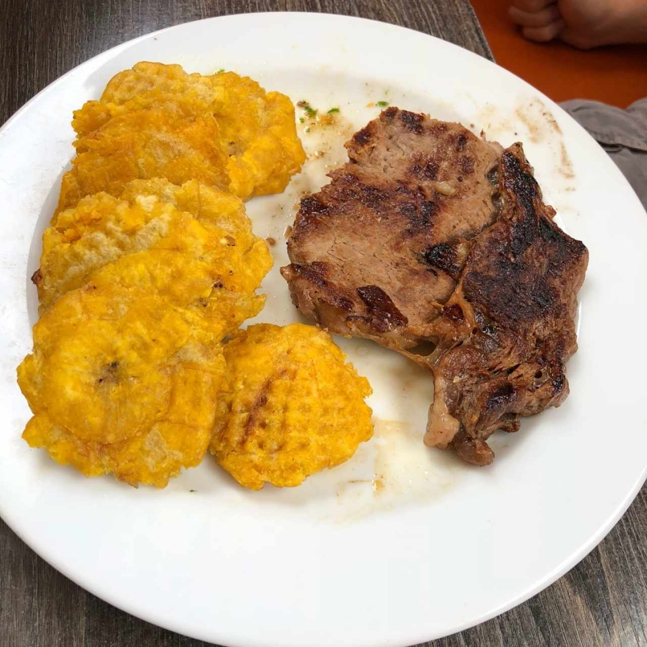 Ribeye con Patacones