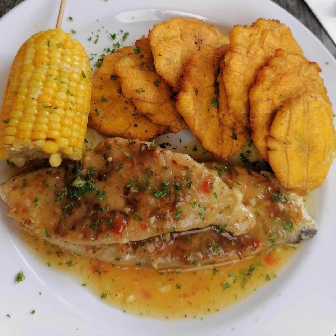 Filete Corvina al Ajillo