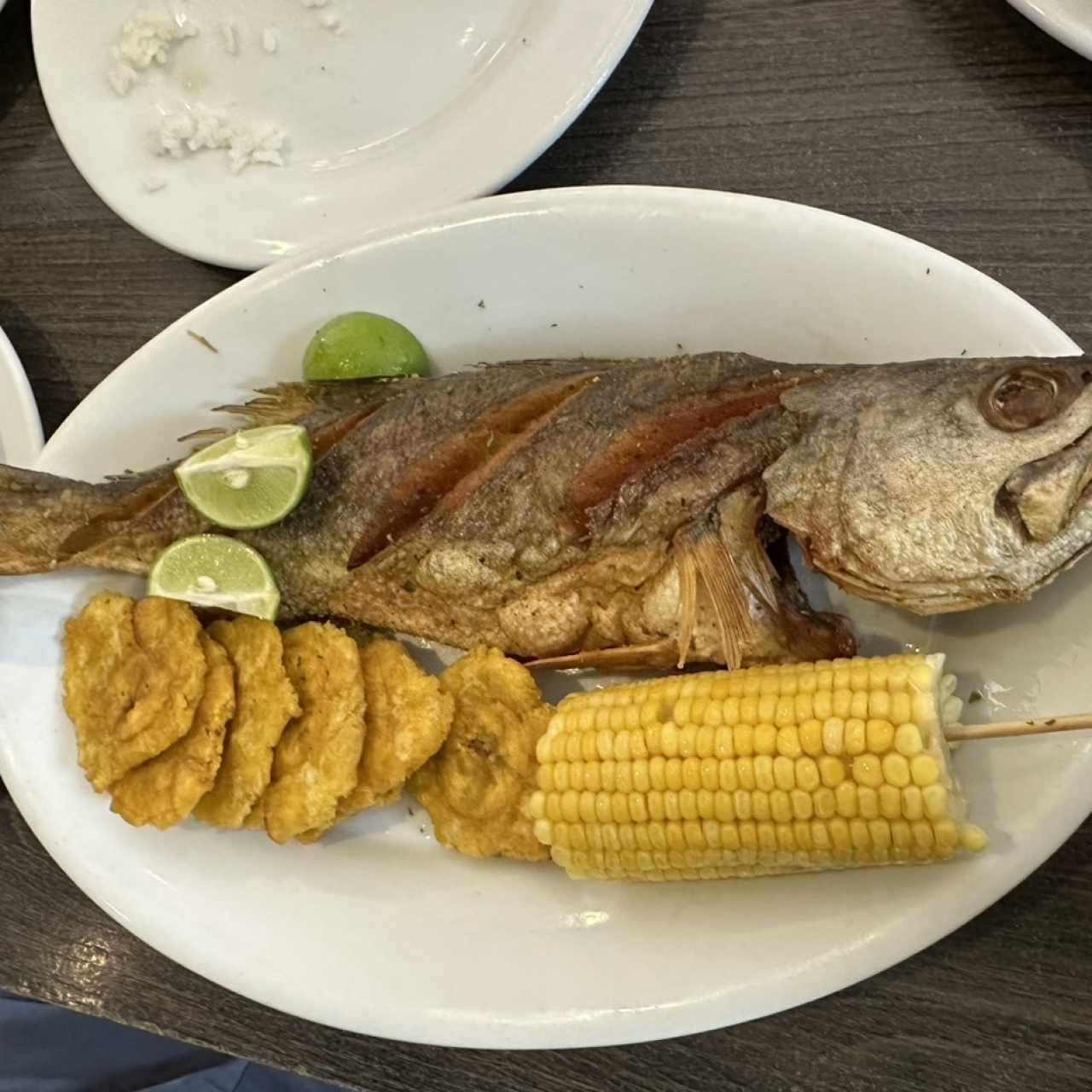 Corvina entera frita