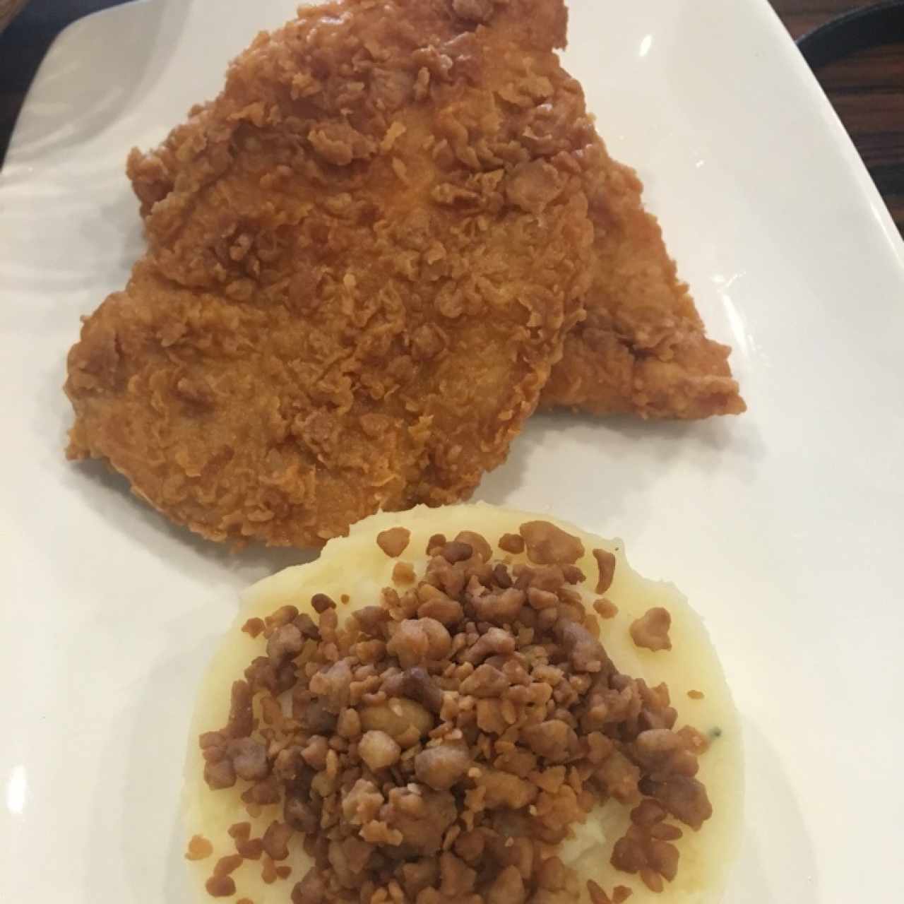 Schnitzel con puré crocante