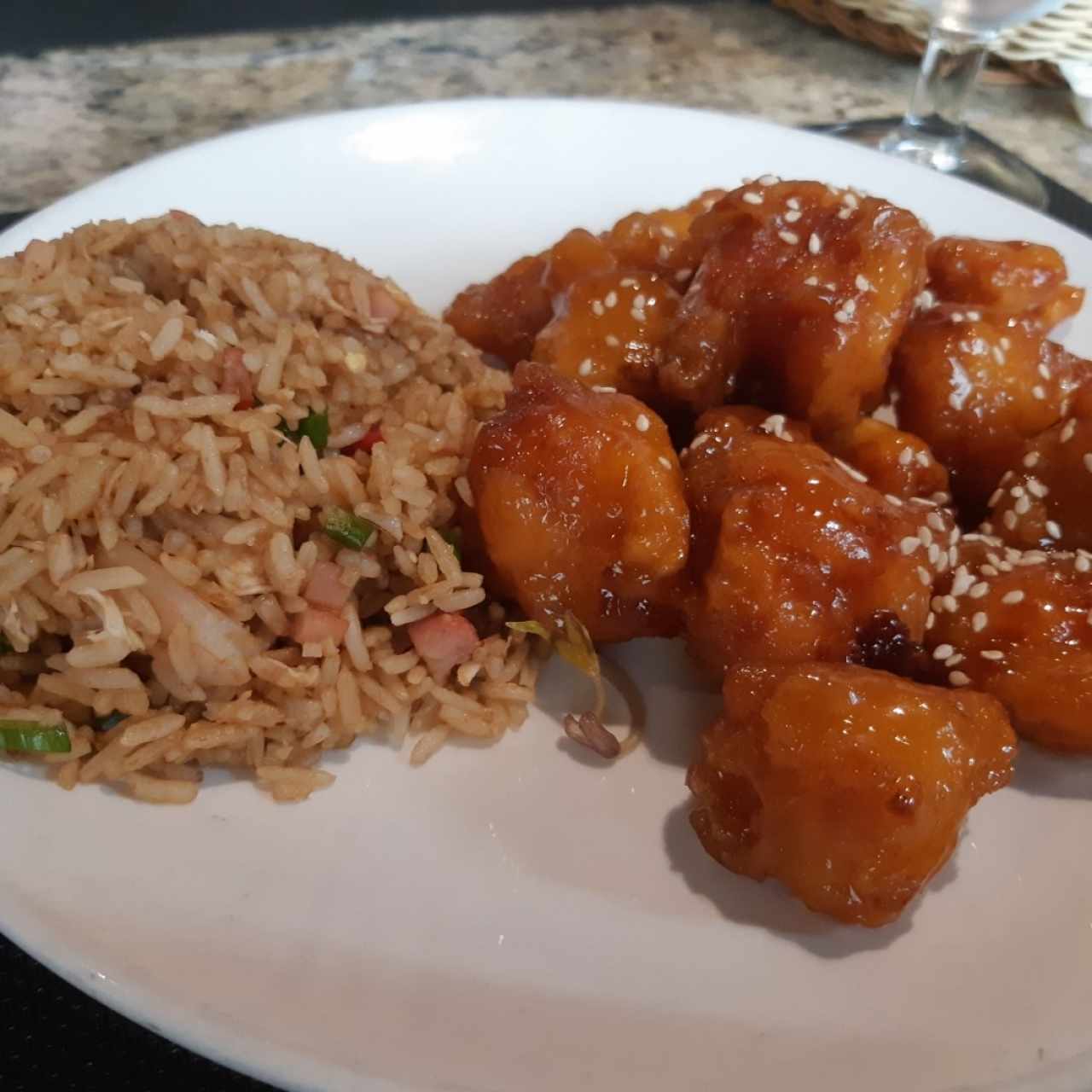 Pollo miel con arroz combinación