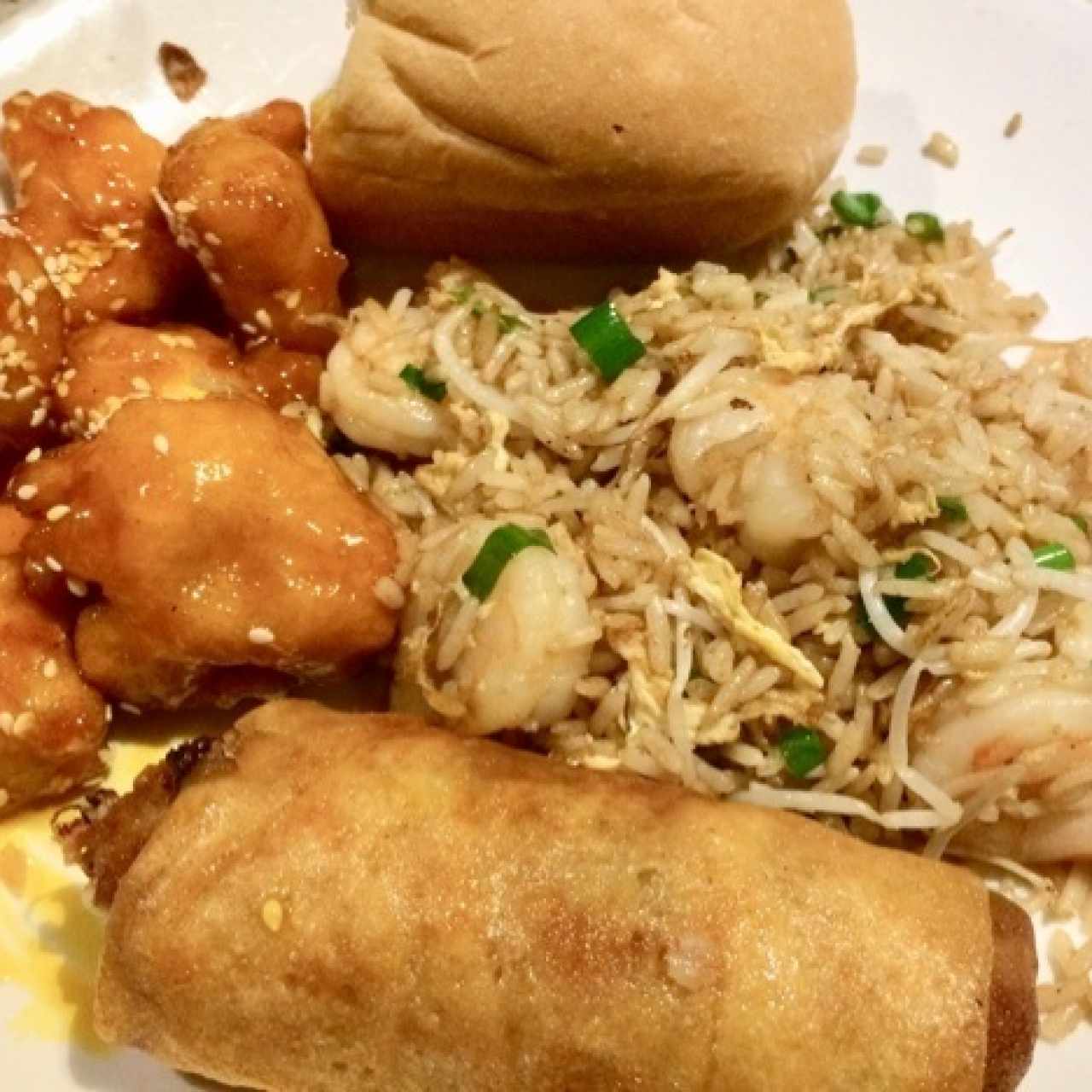 pollo con ajonjoli y miel ,!lumpia y arroz cantones 