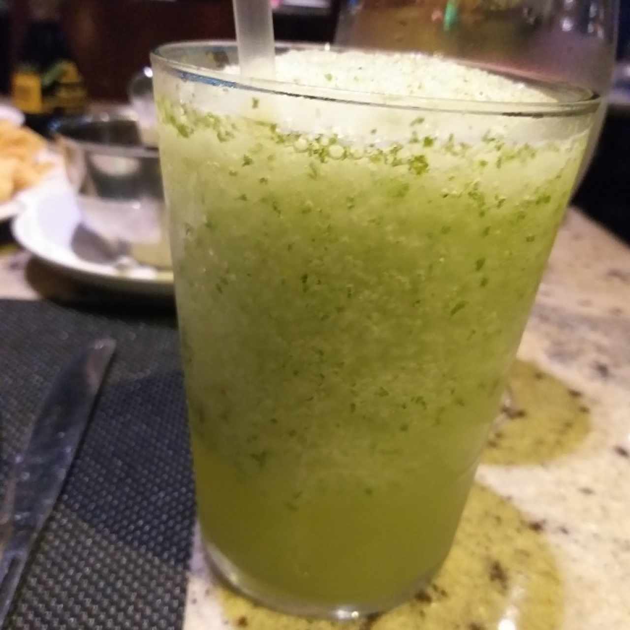 limonada con hierba buena