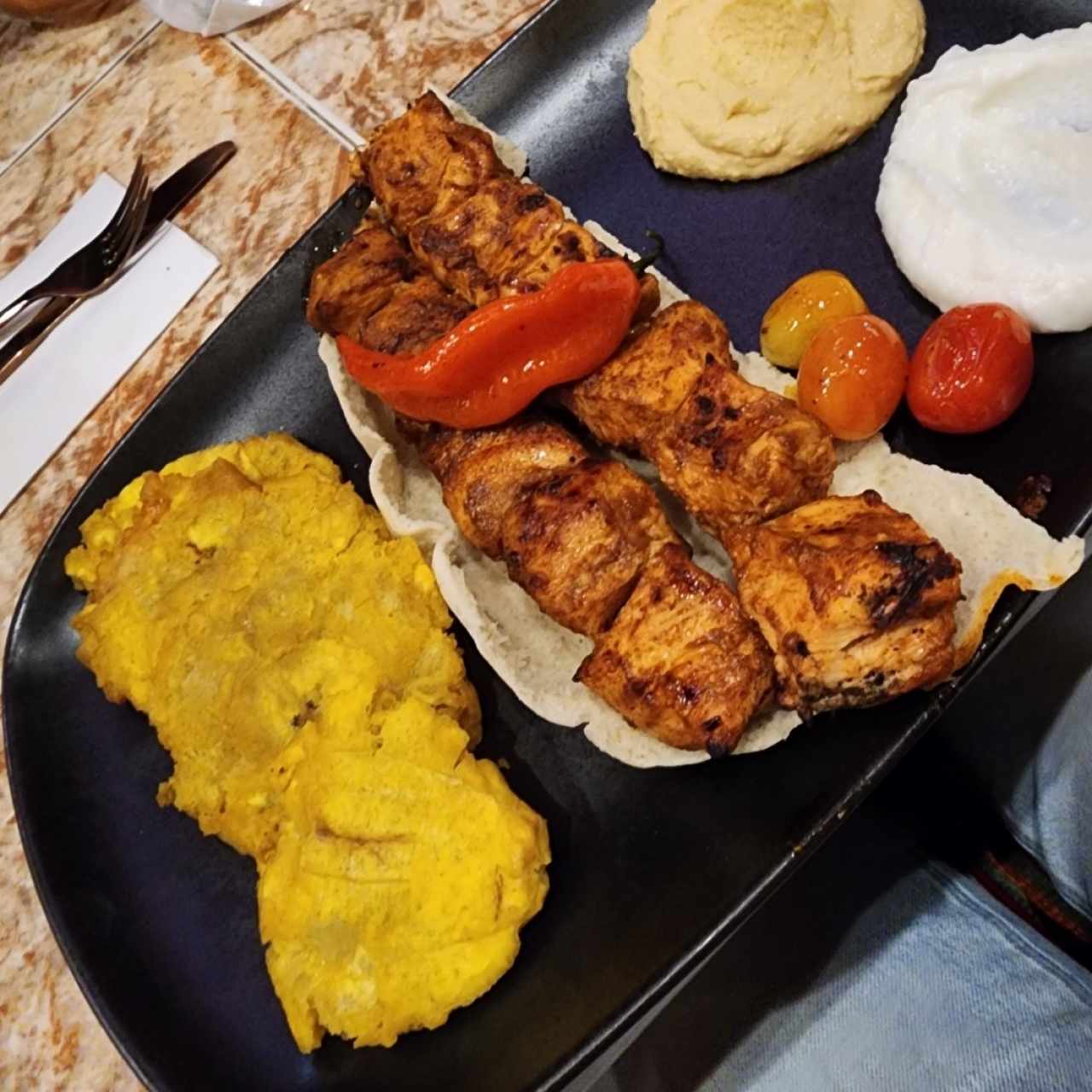 Platos Fuertes - Shish Taouk