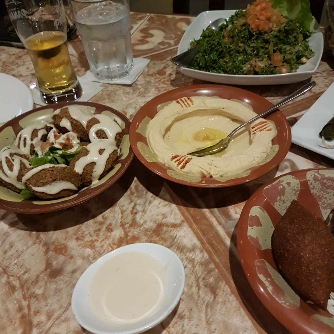 hummus kibbeth y falafel