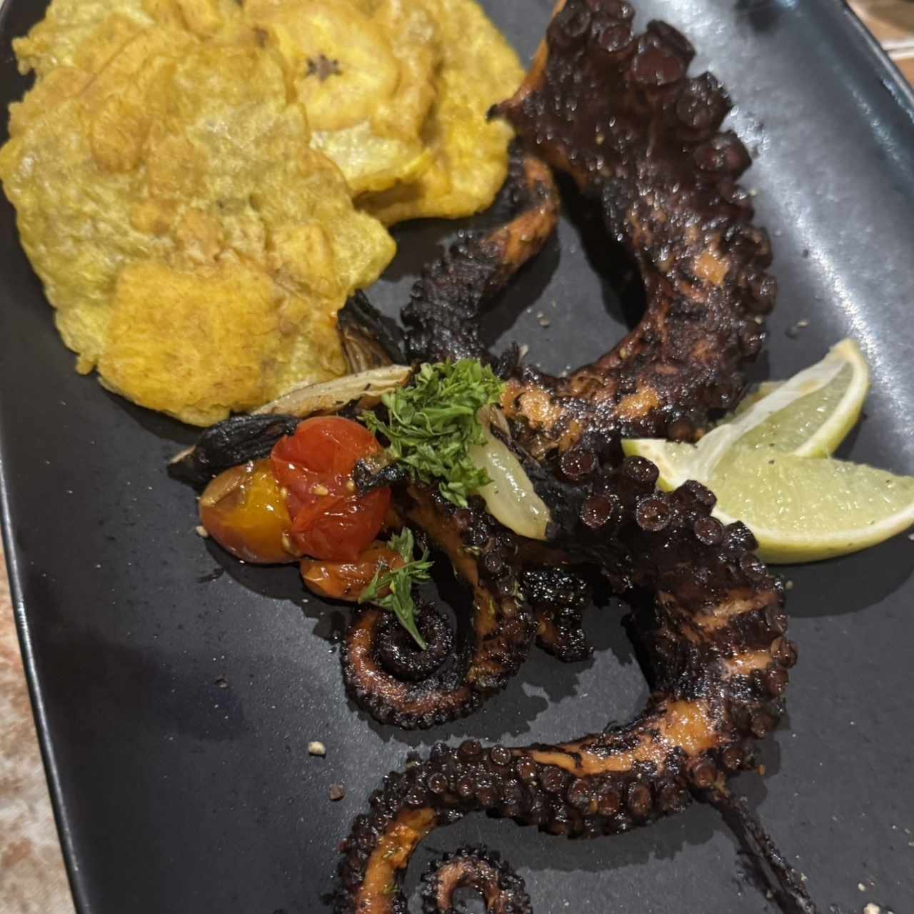 Entradas Internacionales - Pulpo al Carbón