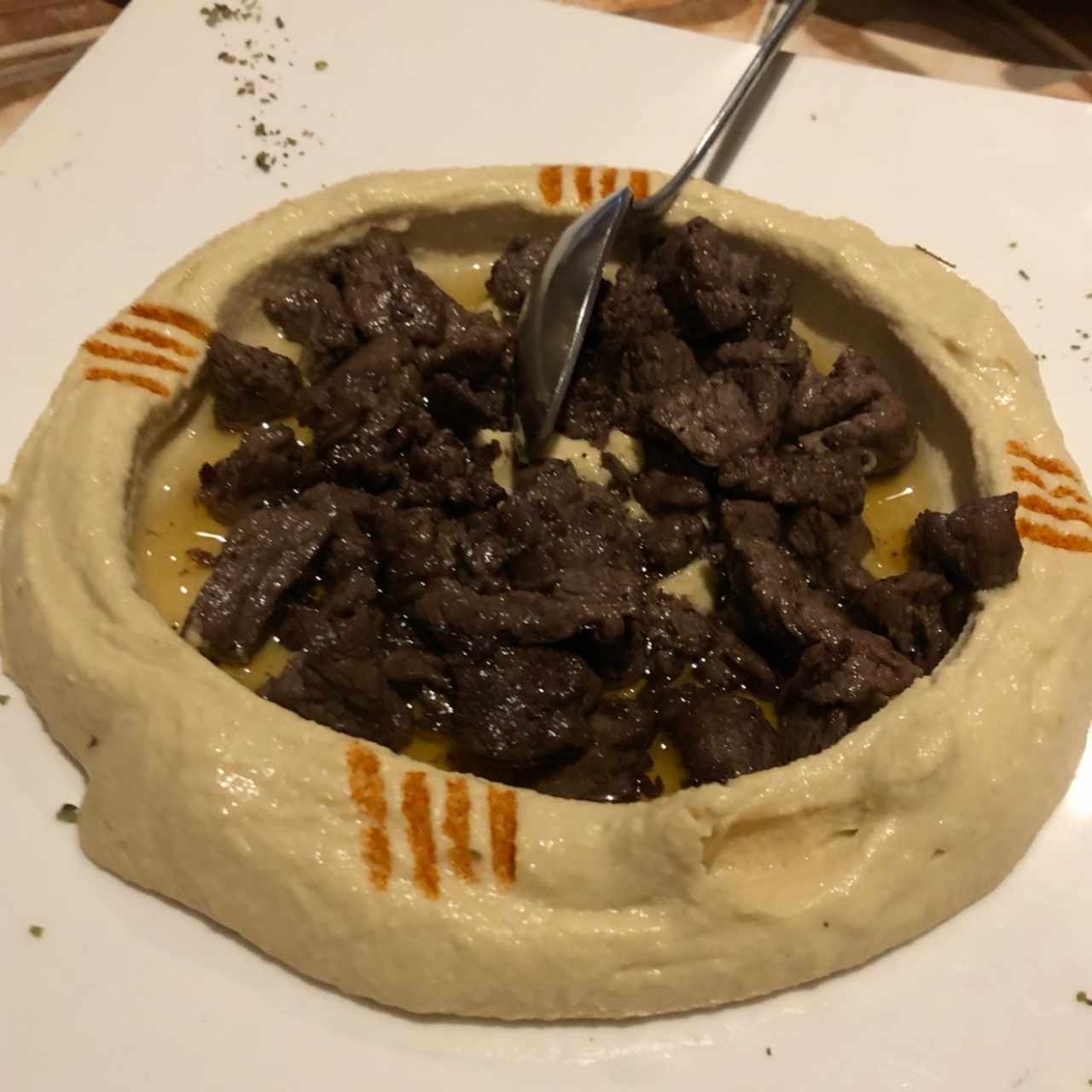 hummus con carne