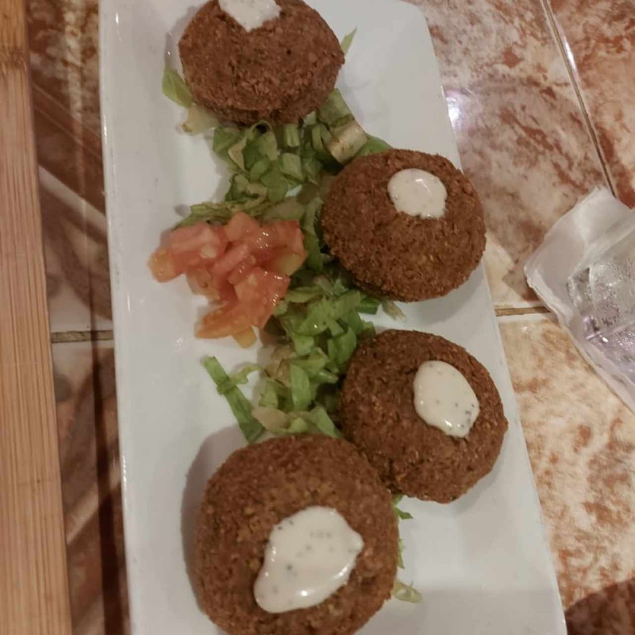 Hummus foul y falafel con tahine