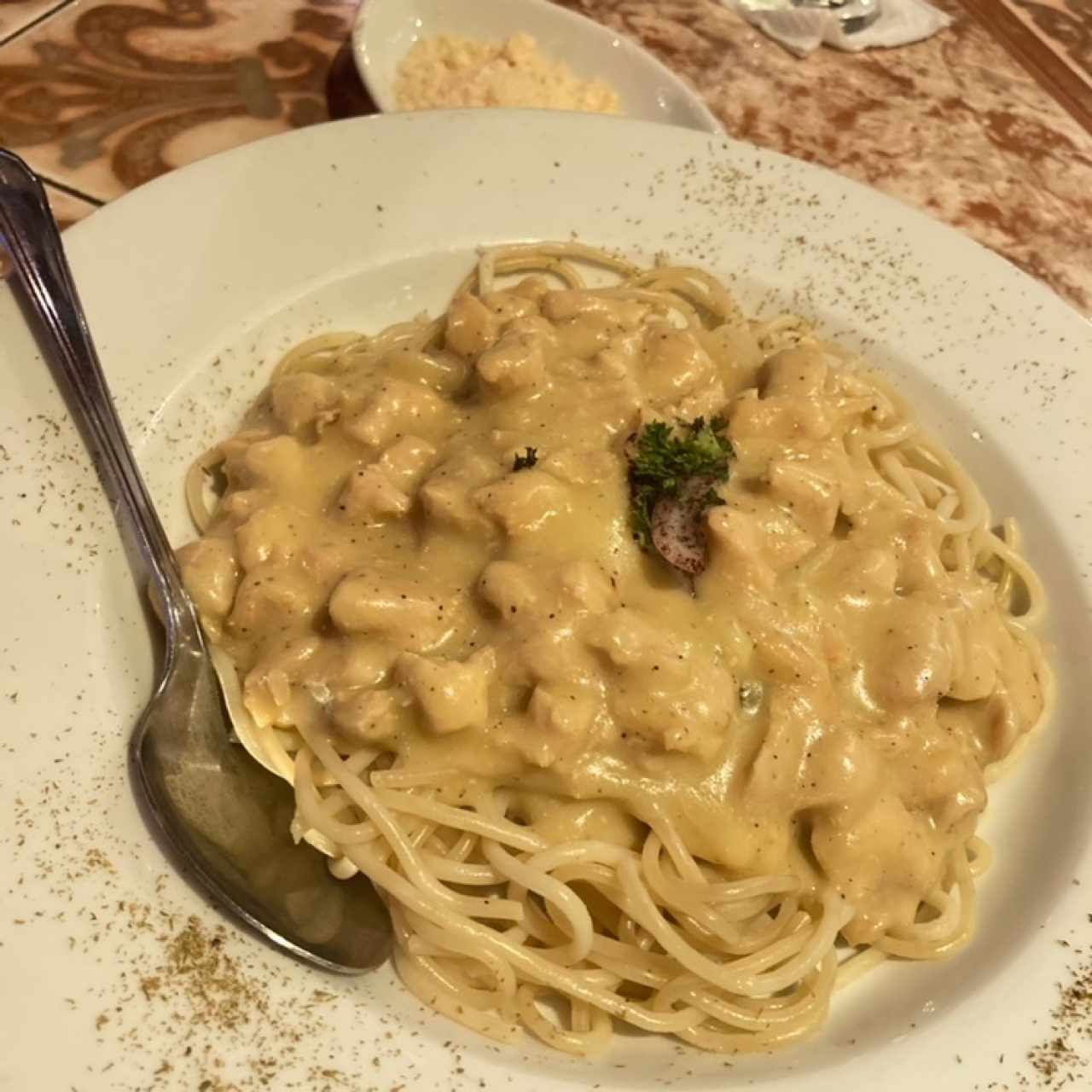 Spaghetti Alfredo con Pollo