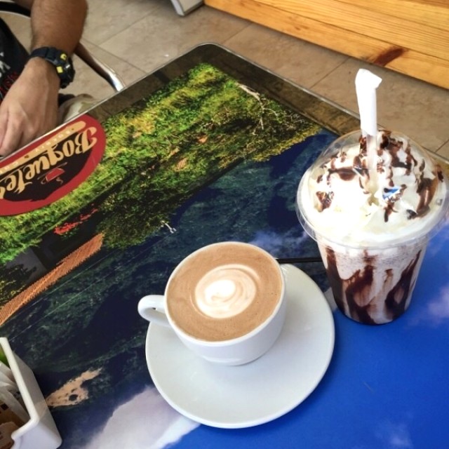 Mocaccino y oreo milkshake