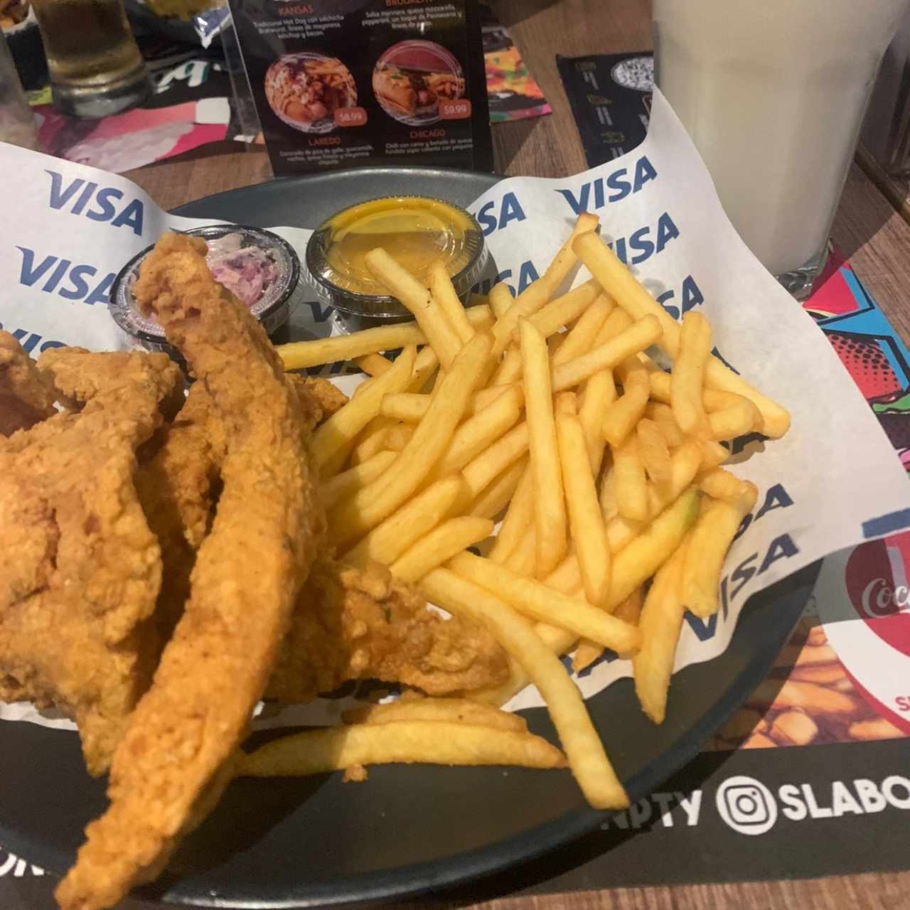 Chicken Fingers con Papas