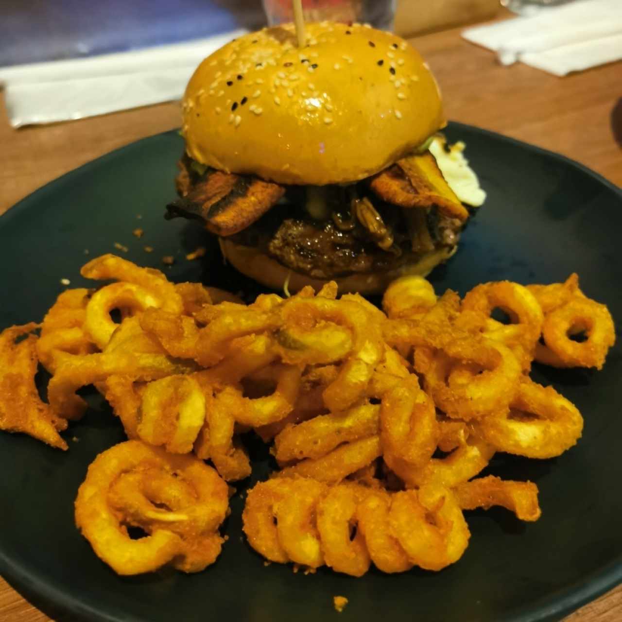 Signature Burgers - La Panameña