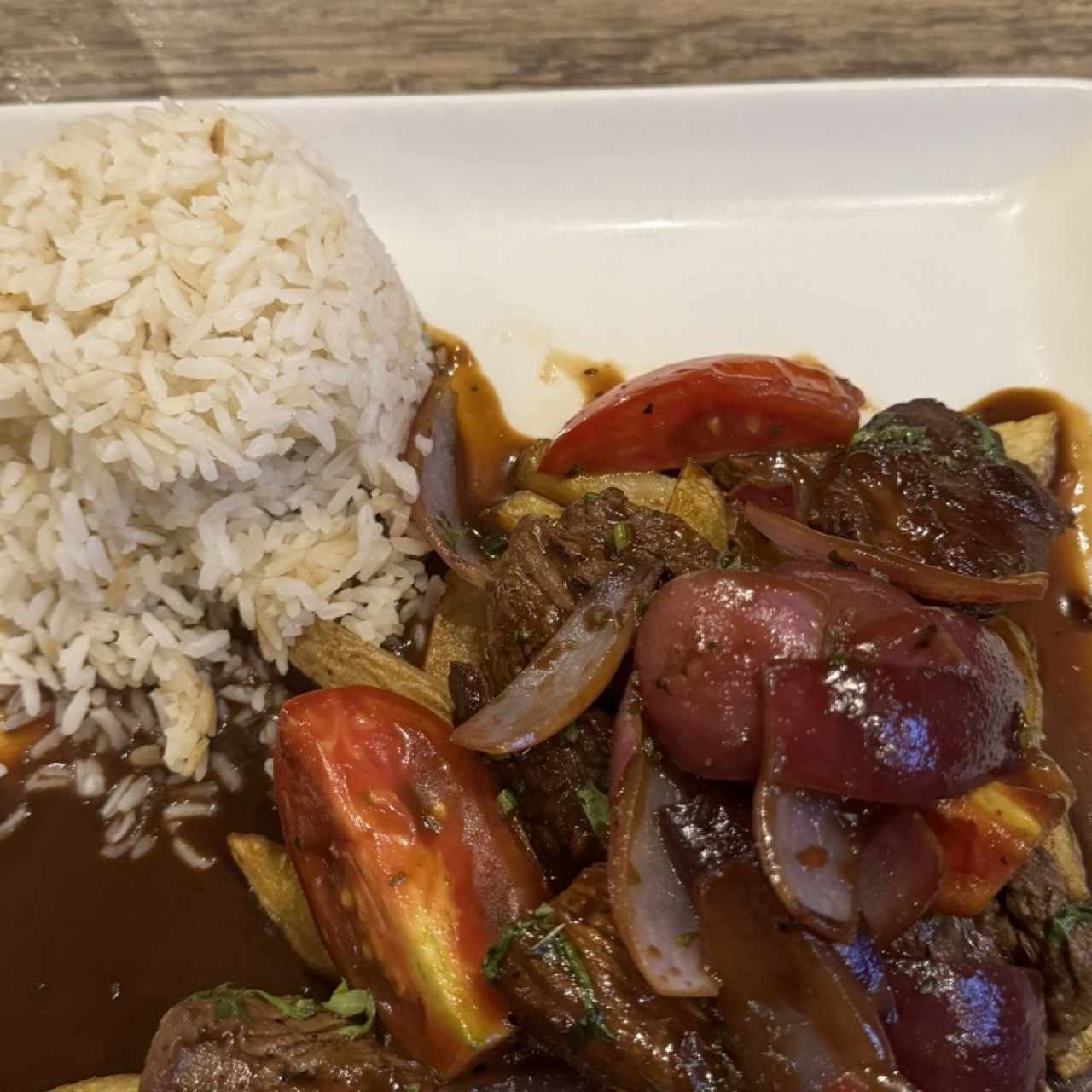 TÍPICO - LOMO SALTADO