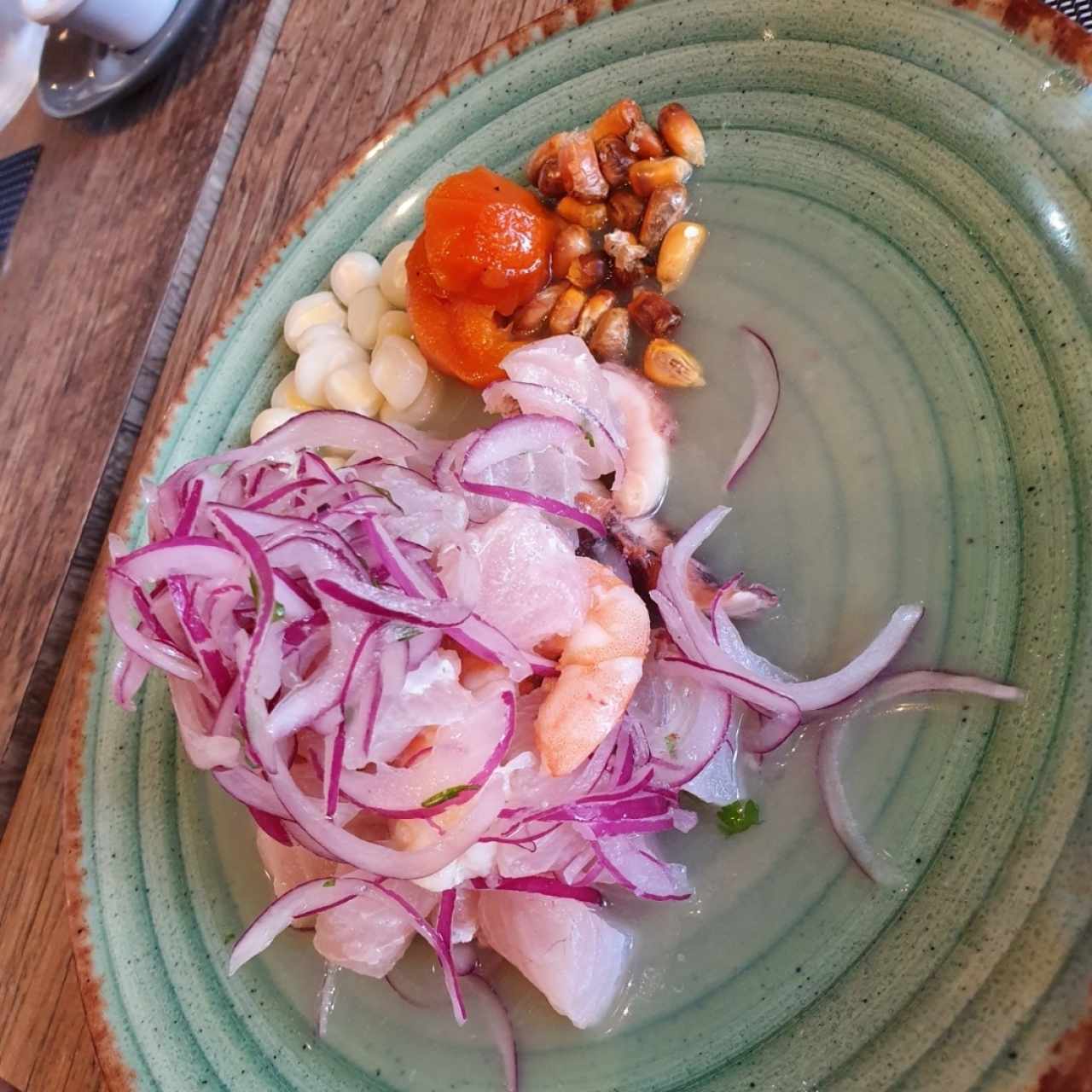 ceviche mixto 