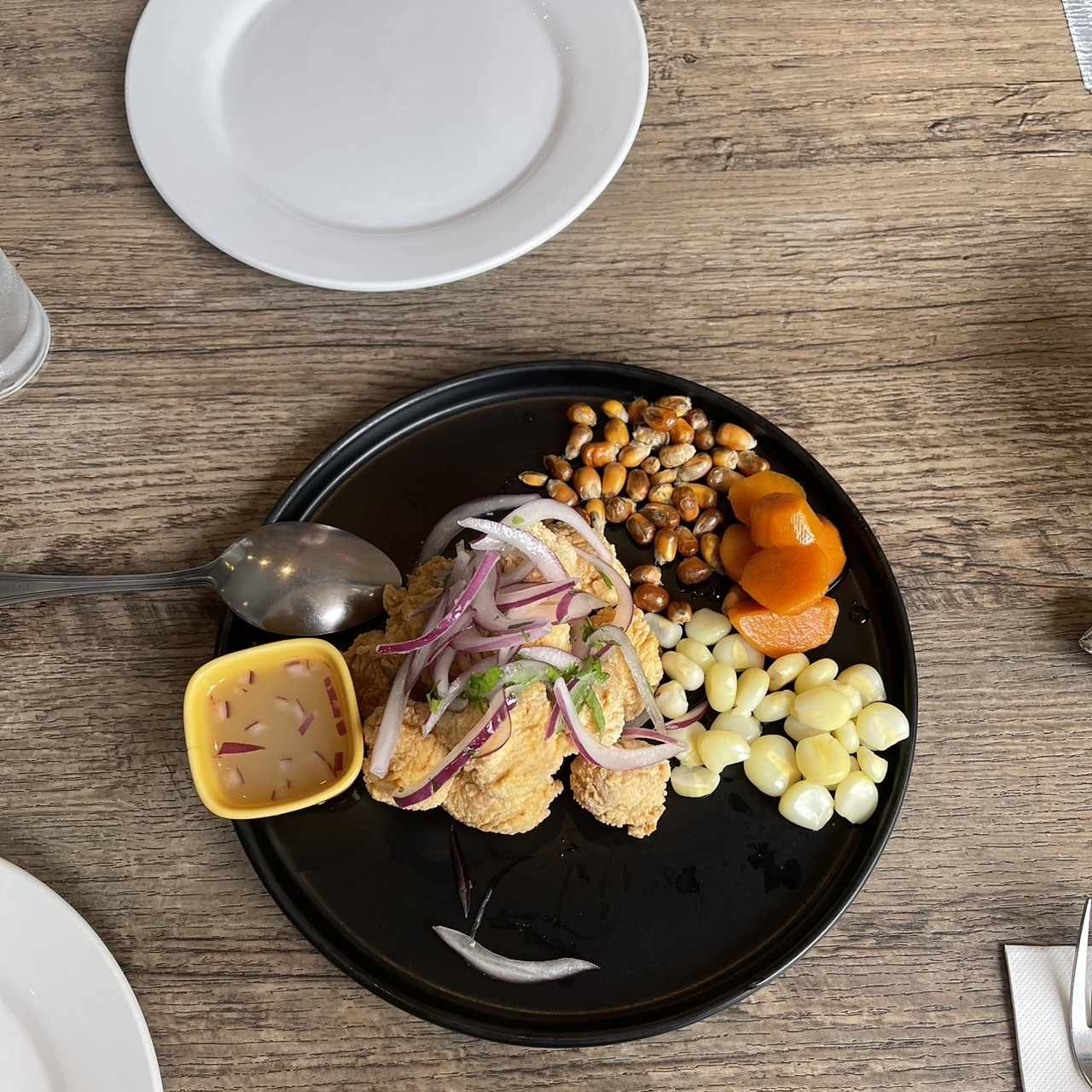 Ceviche de pescado frito