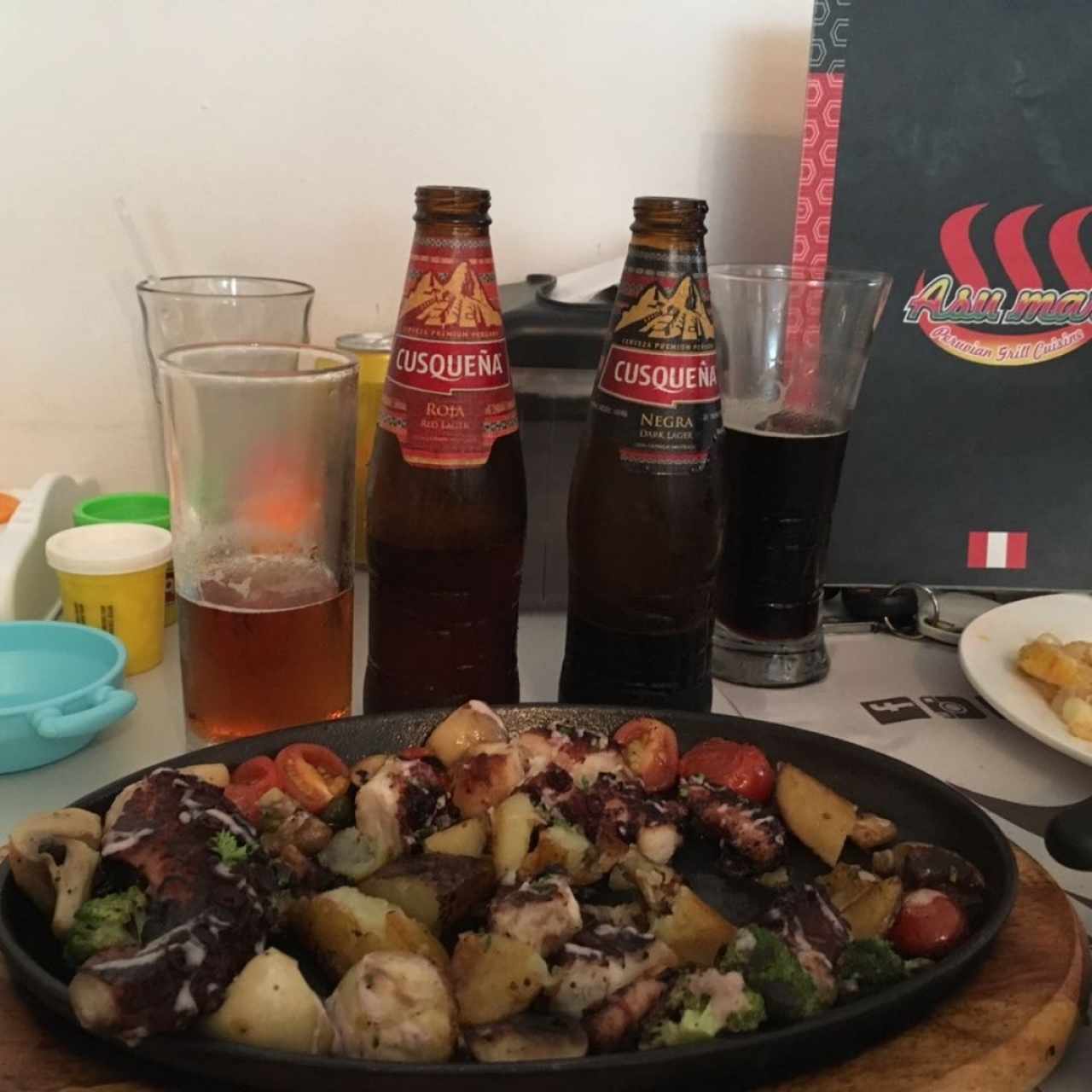 Pulpo a la parrilla con cerveza cusqueña