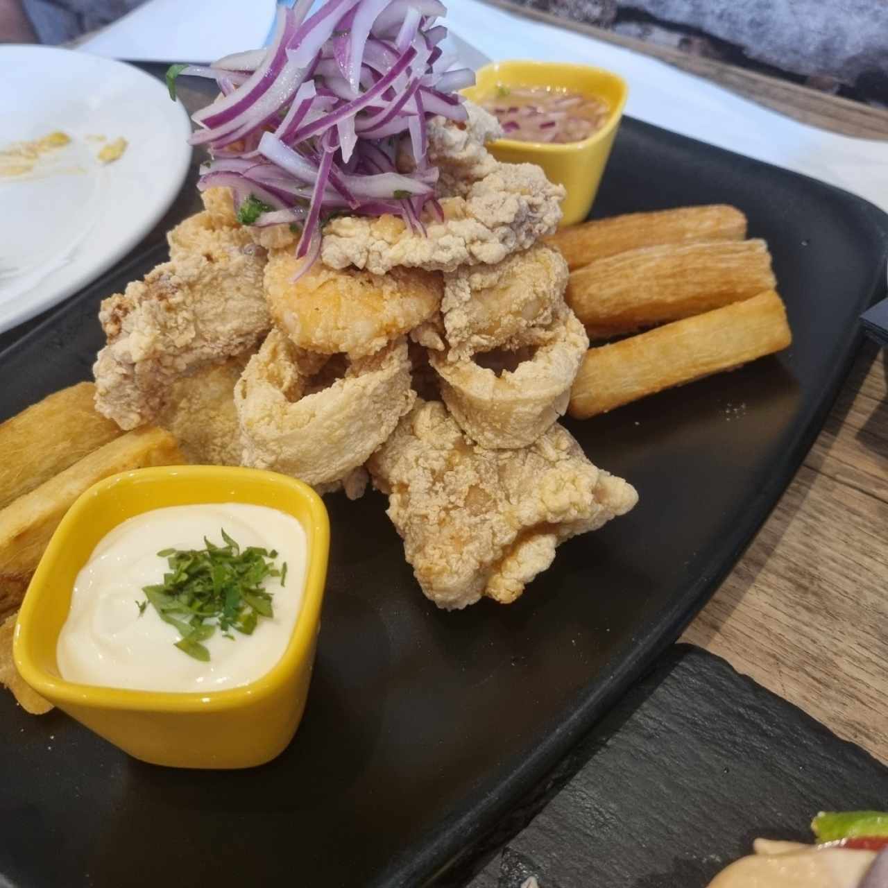 TÍPICO - JALEA DE MARISCOS