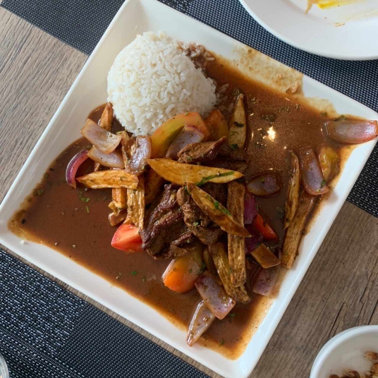 TÍPICO - LOMO SALTADO