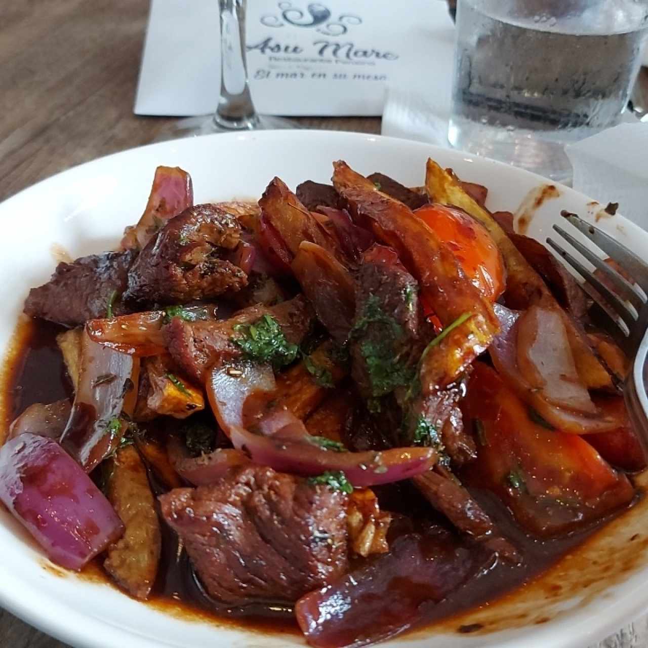 TÍPICO - LOMO SALTADO