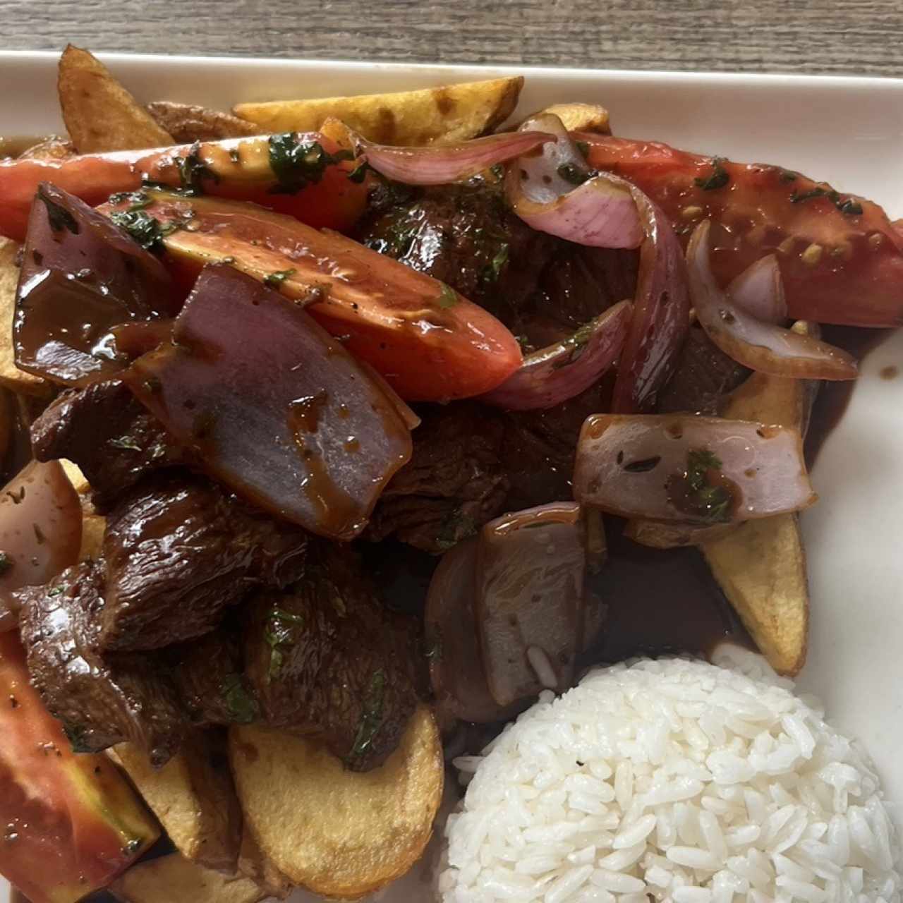 TÍPICO - LOMO SALTADO