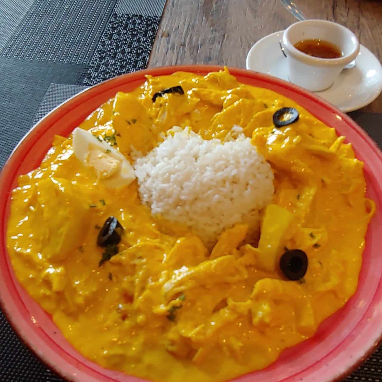 aji de gallina y picante de la casa