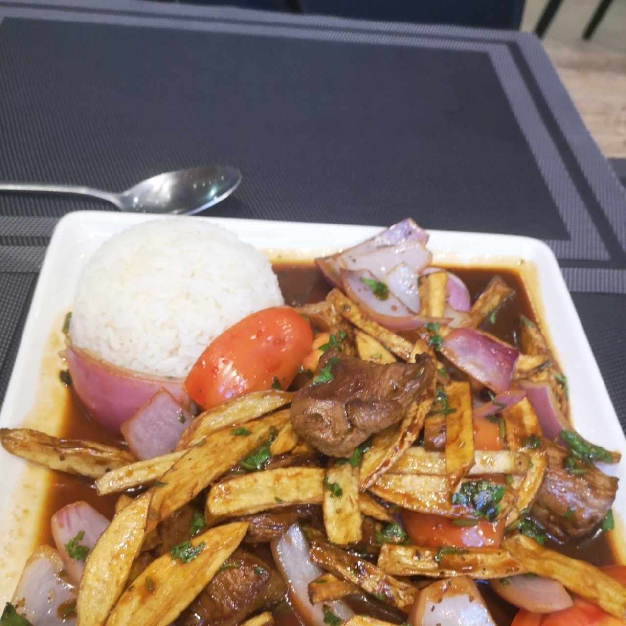 lomito saltado