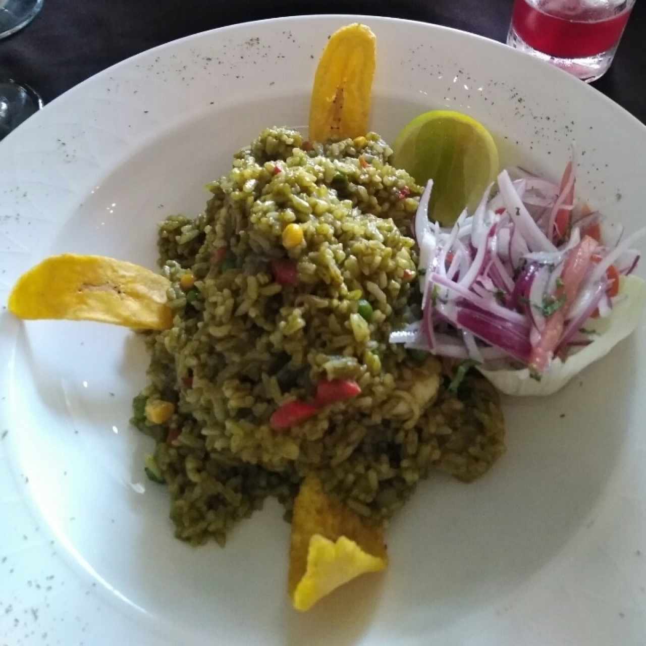 Arroz norteño con mariscos, chicha morada