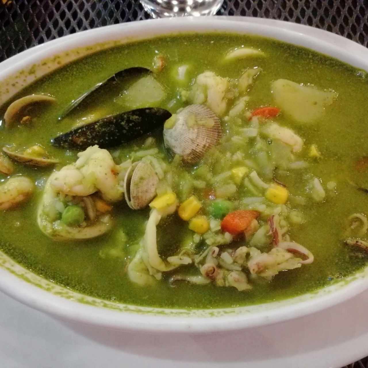 aguadito de mariscos