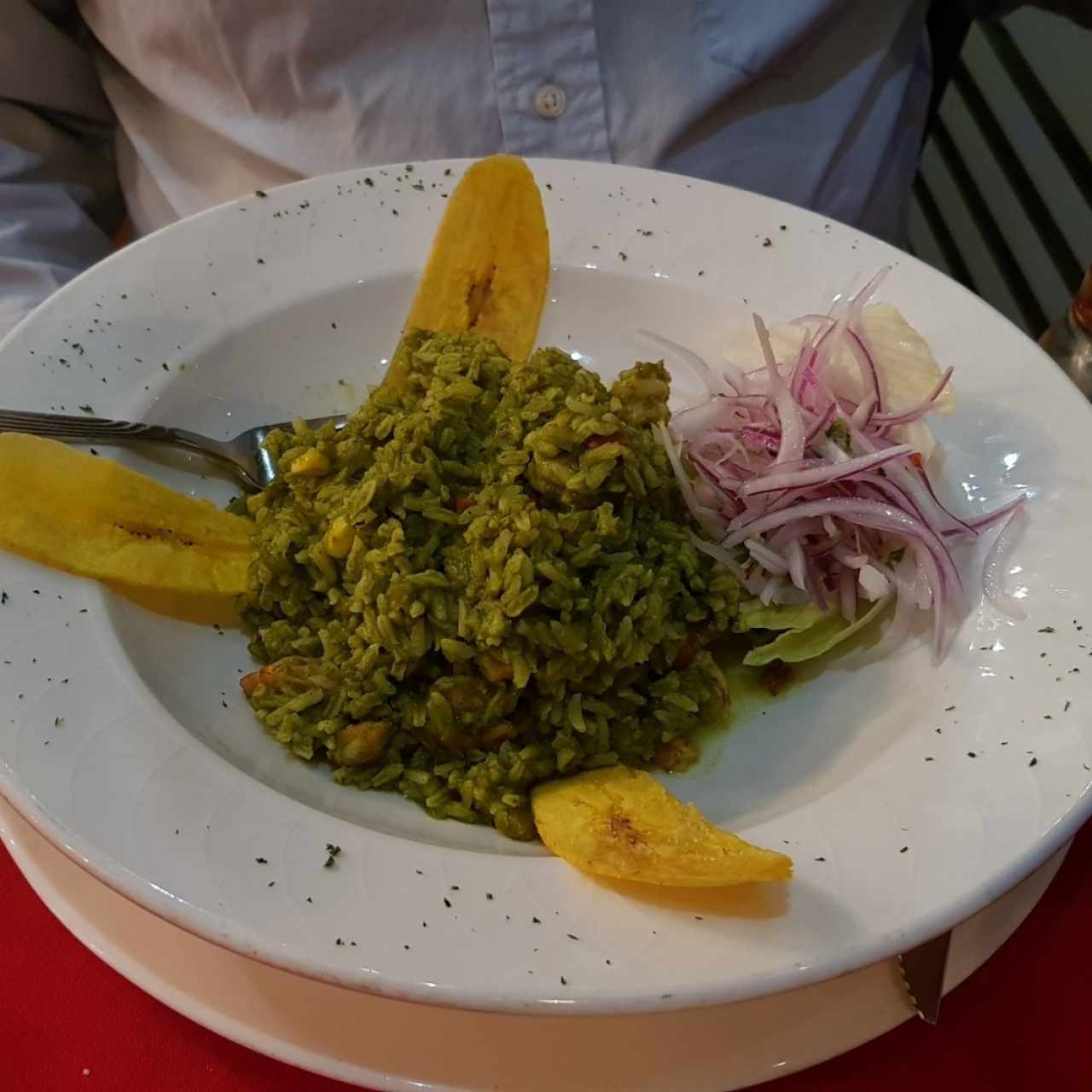 Arroz verde con camarones