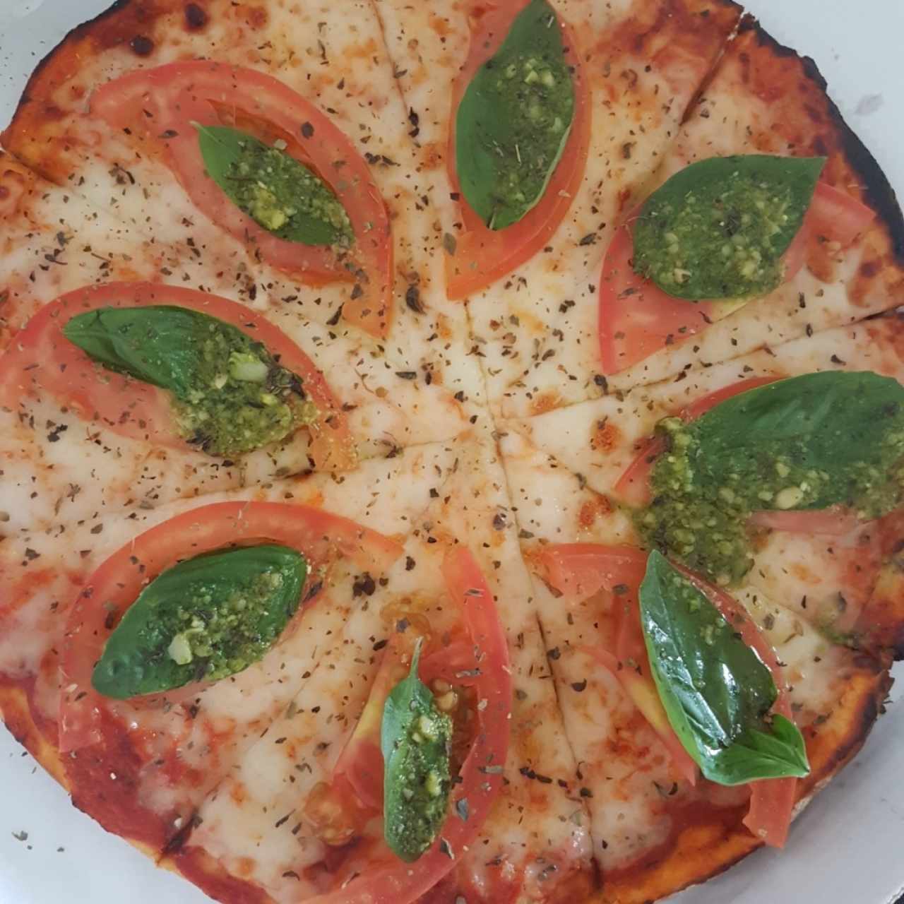 PIZZA TRADIZIONALE - Caprese