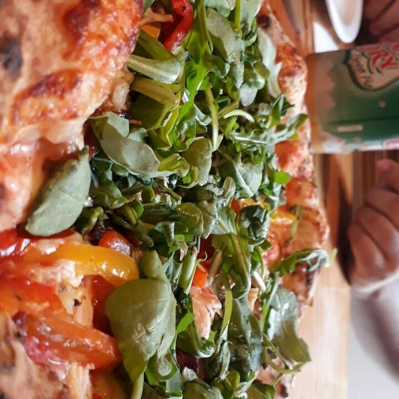 Pizza Barrio con arugula